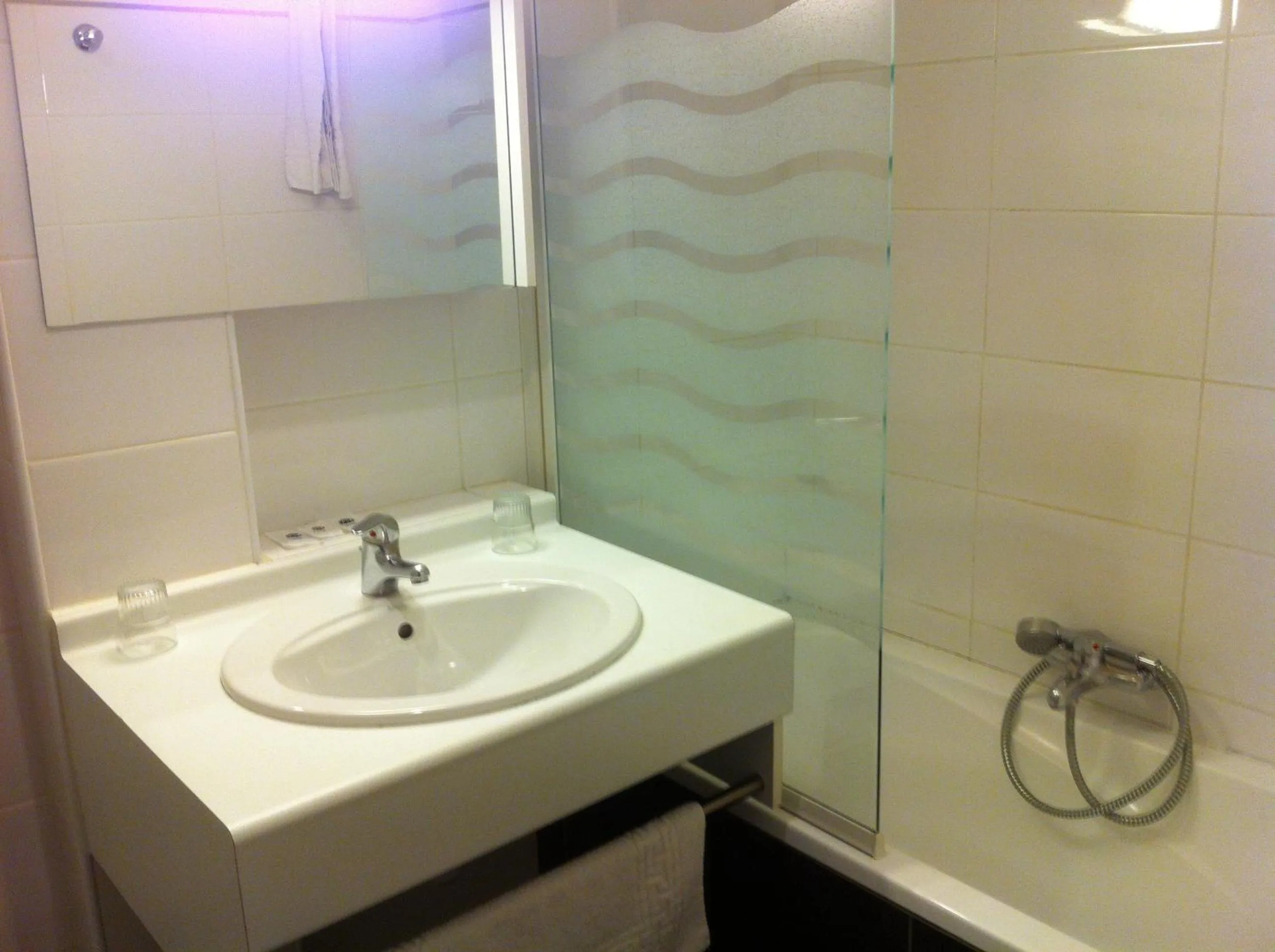 Bathroom in Hôtel du Sud Vieux Port