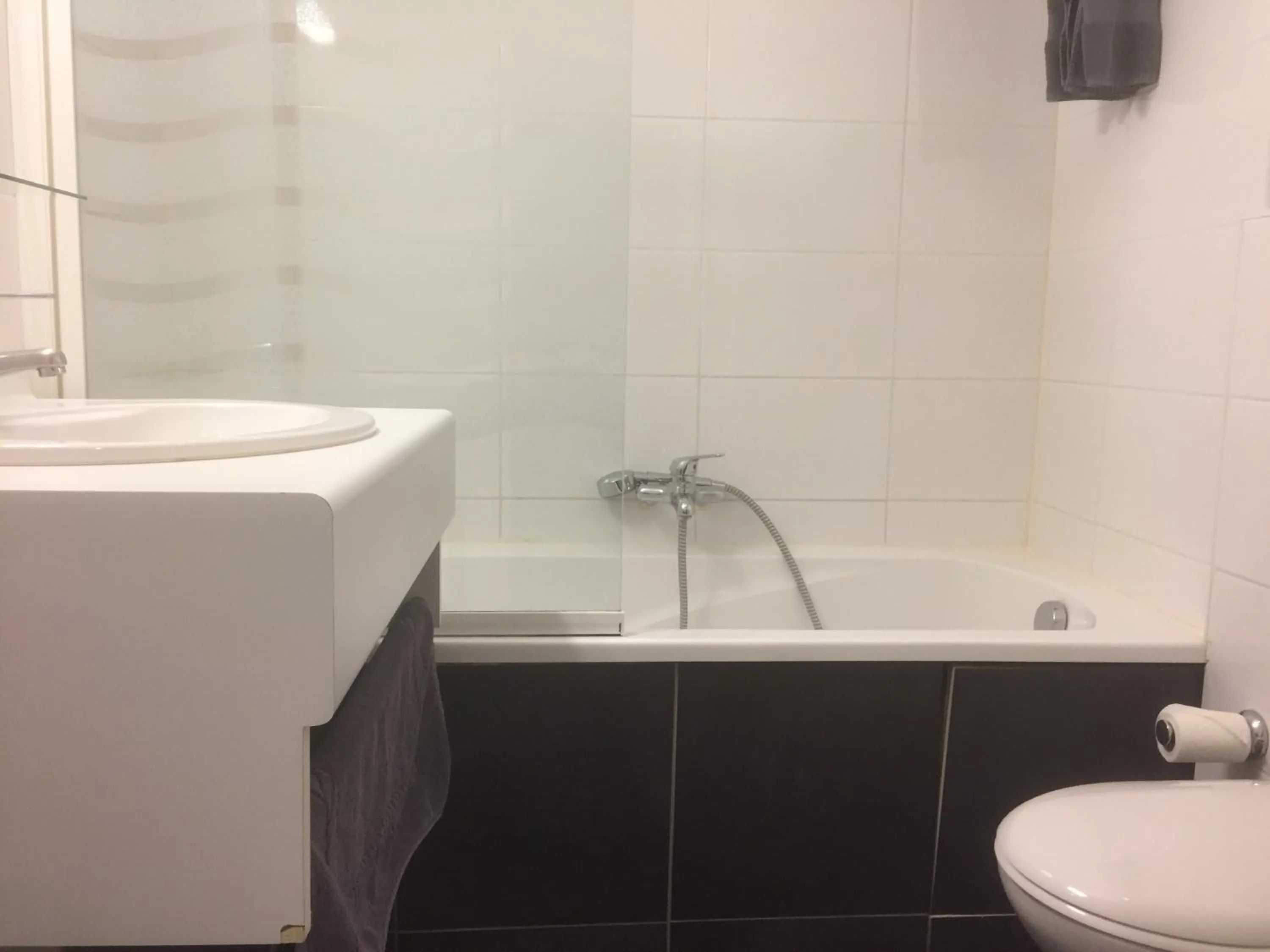 Bathroom in Hôtel du Sud Vieux Port