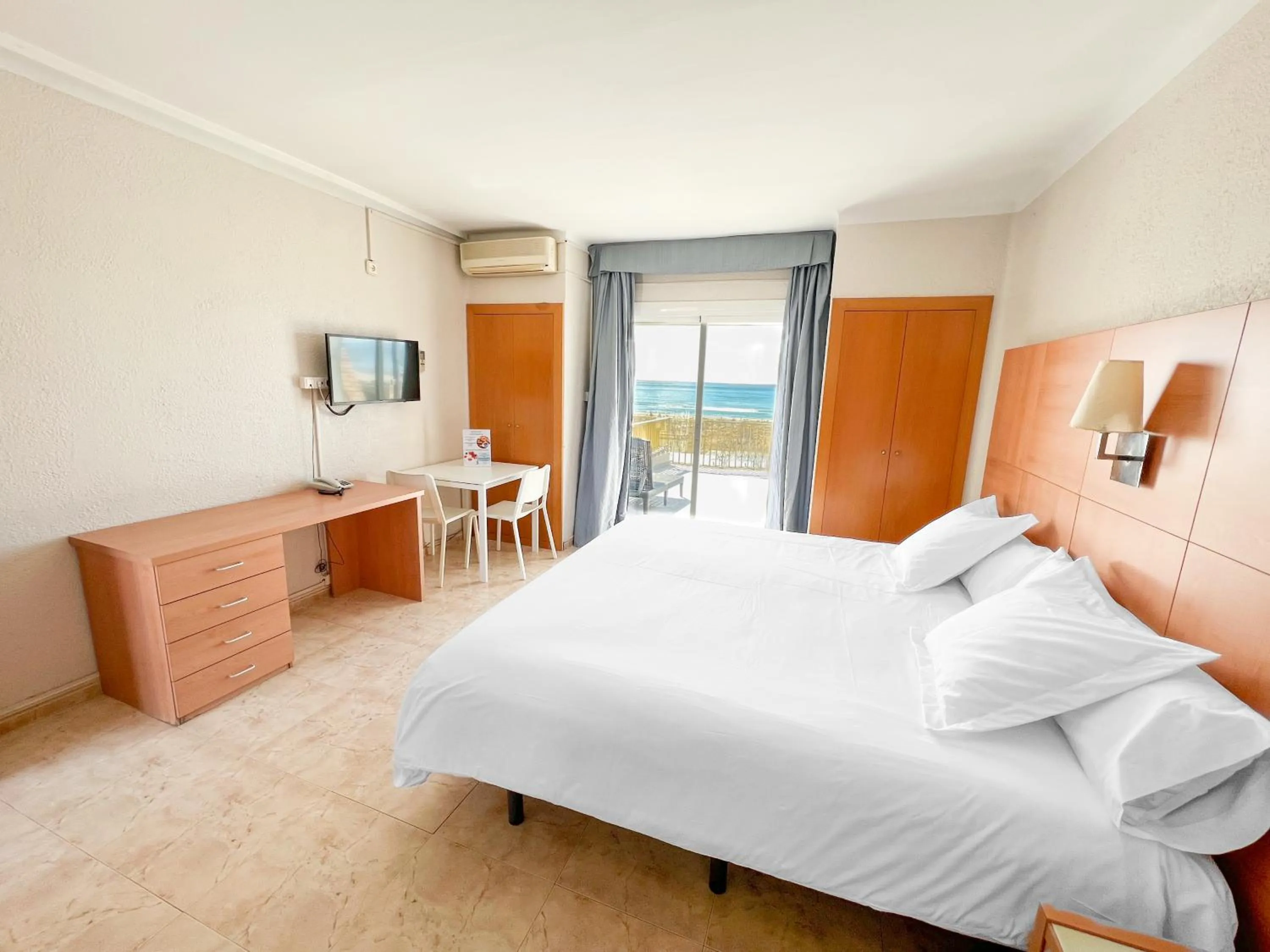 Bed in Aparthotel Solifemar