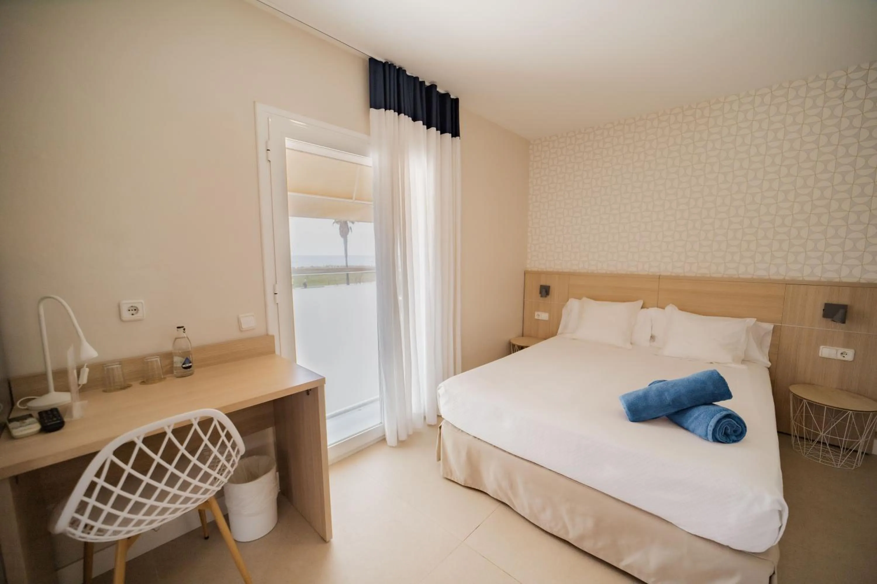 Sea view, Bed in Aparthotel Solifemar