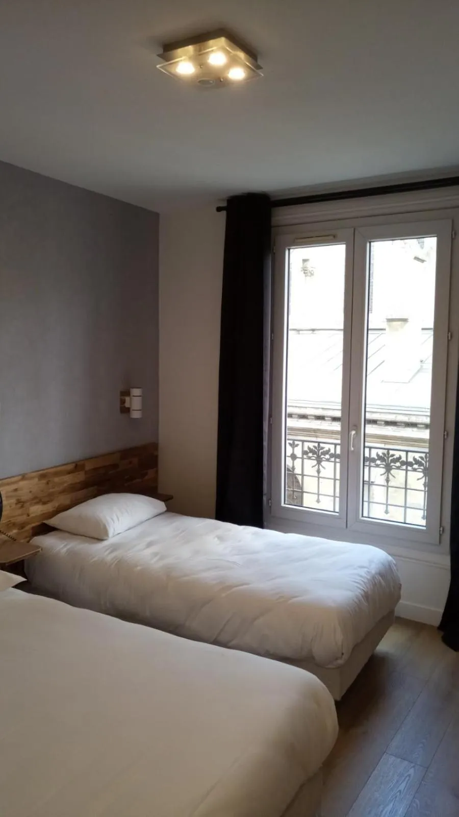 Bedroom, Bed in Hôtel De La Perdrix Rouge