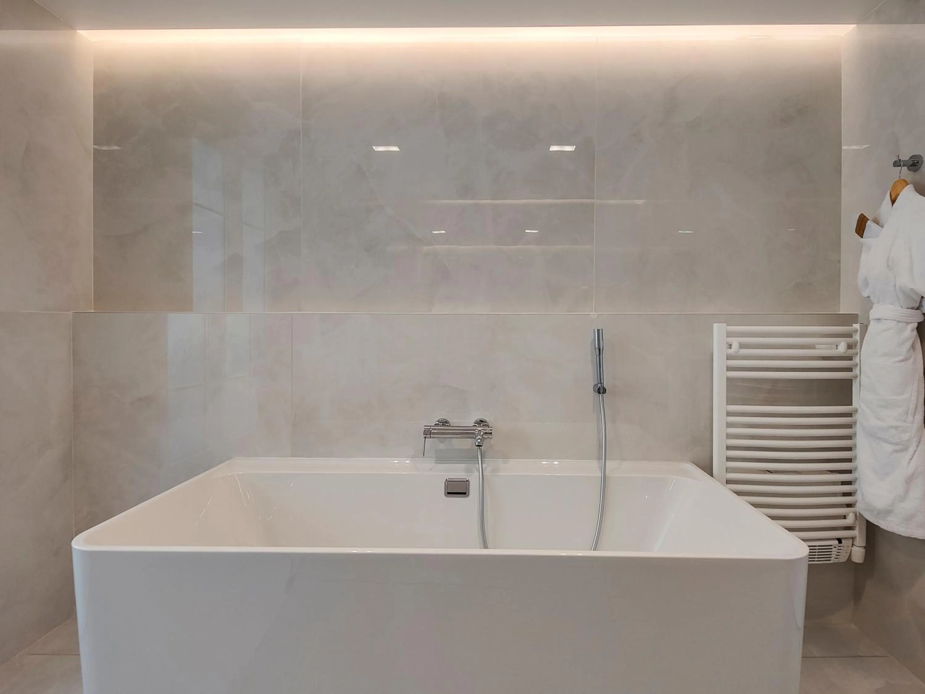 Bath in Hotel Aparthotel AMMI Nice Lafayette