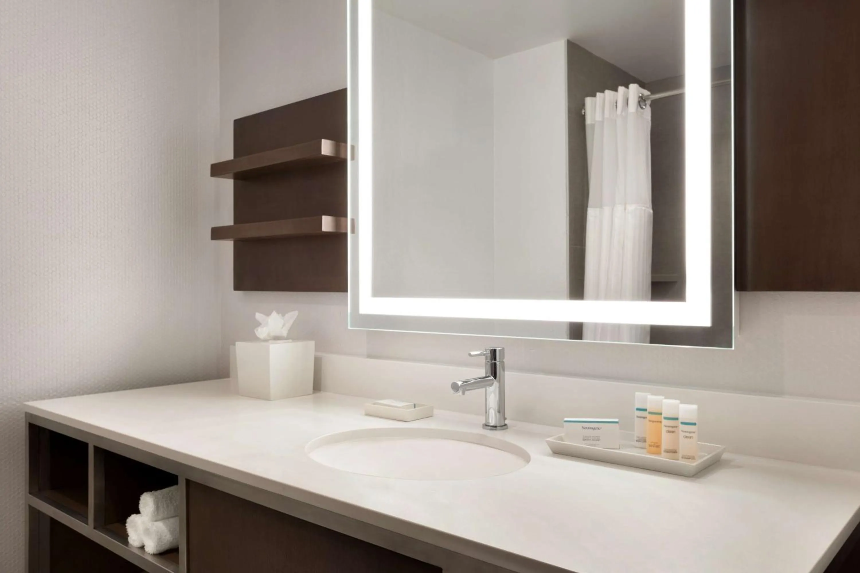 Bathroom in Hilton Garden Inn Lompoc, Ca