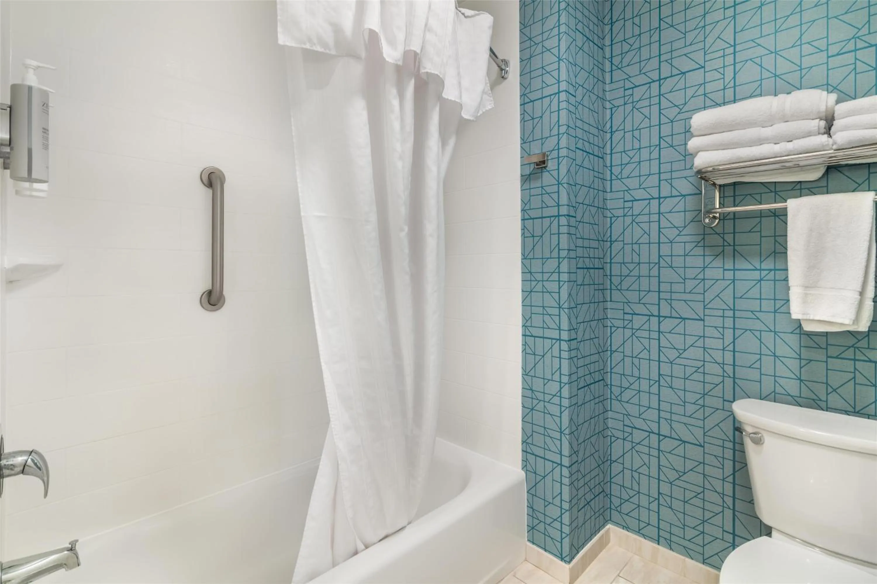 Bathroom in Homewood Suites By Hilton Schenectady