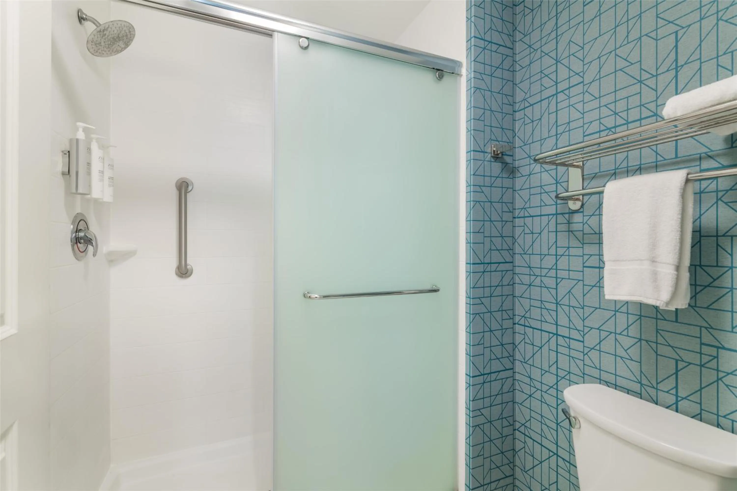 Bathroom in Homewood Suites By Hilton Schenectady