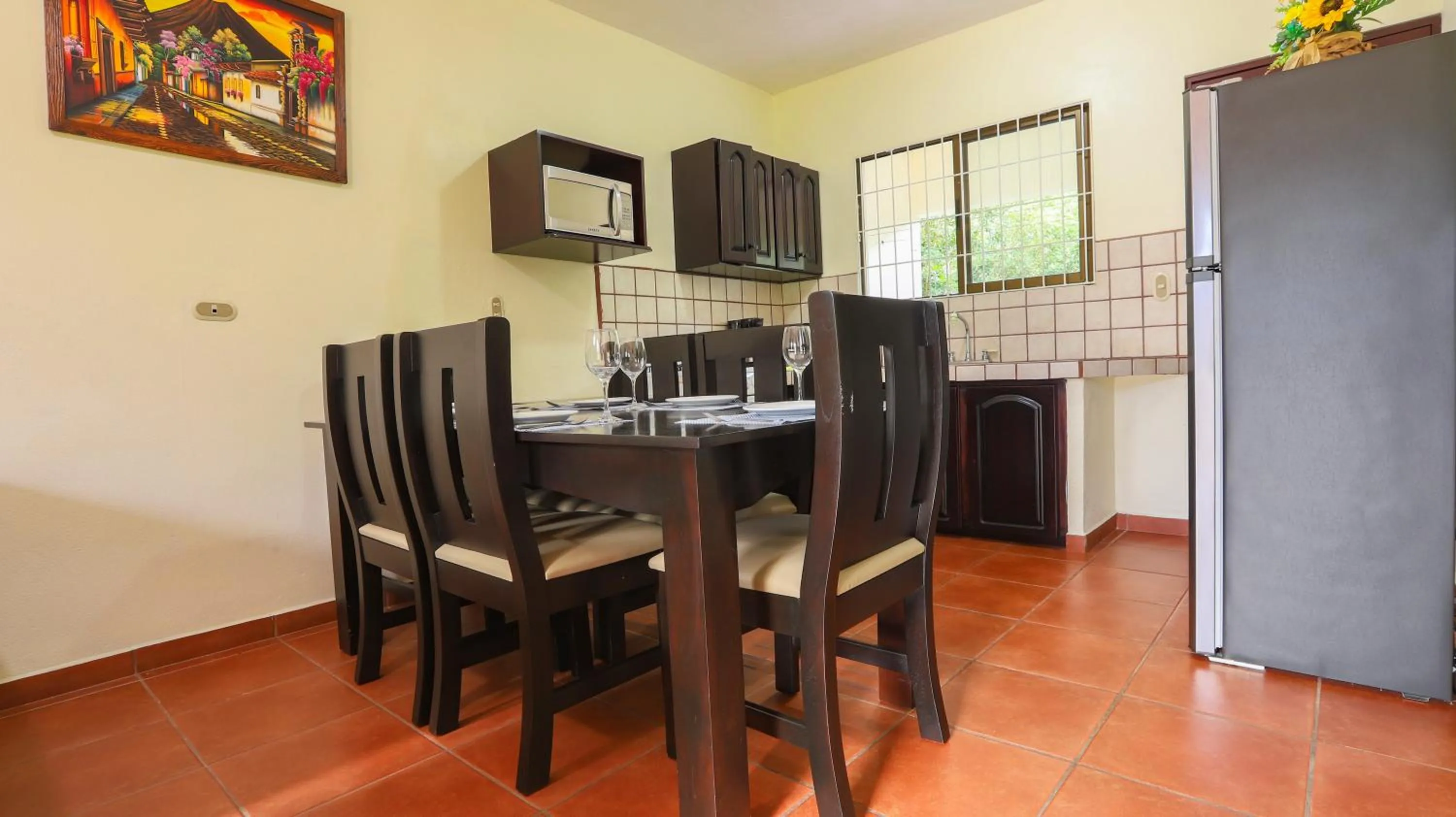 Dining area in Condo's Vista Al Volcan