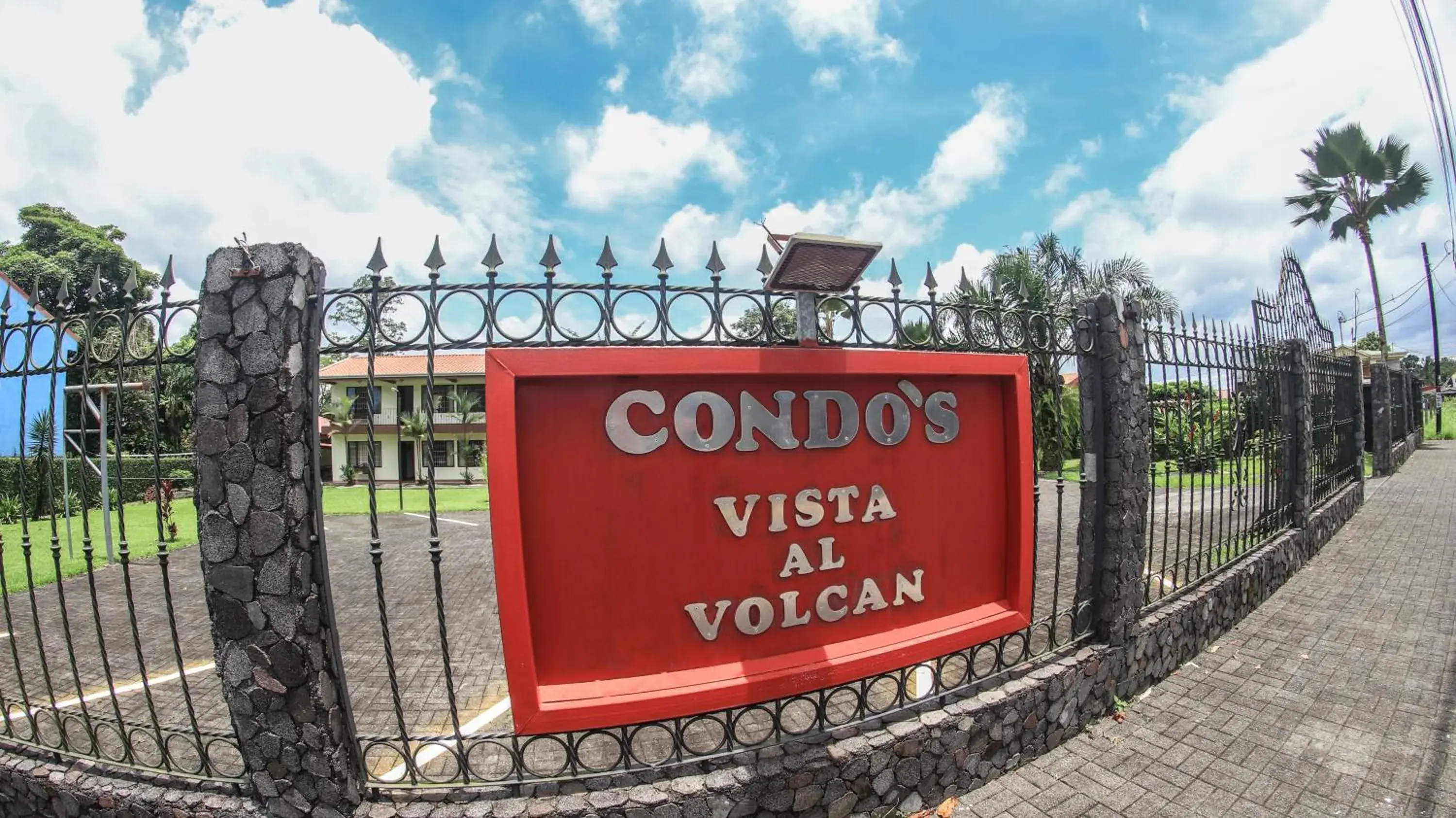 Apartment with Mountain View in Condo's Vista Al Volcan Apartment with Mountain View in Condo's Vista Al Volcan