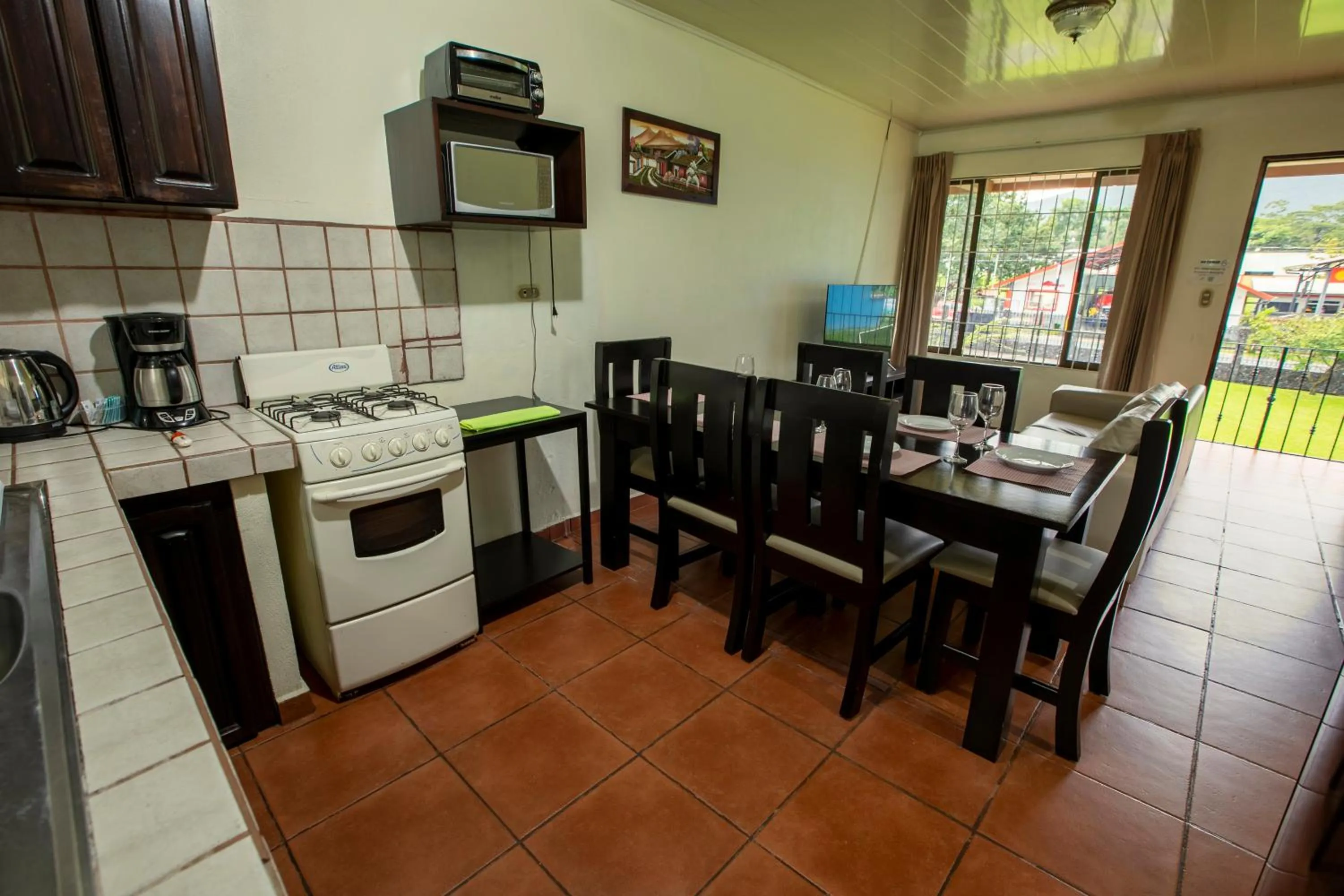 Dining area in Condo's Vista Al Volcan
