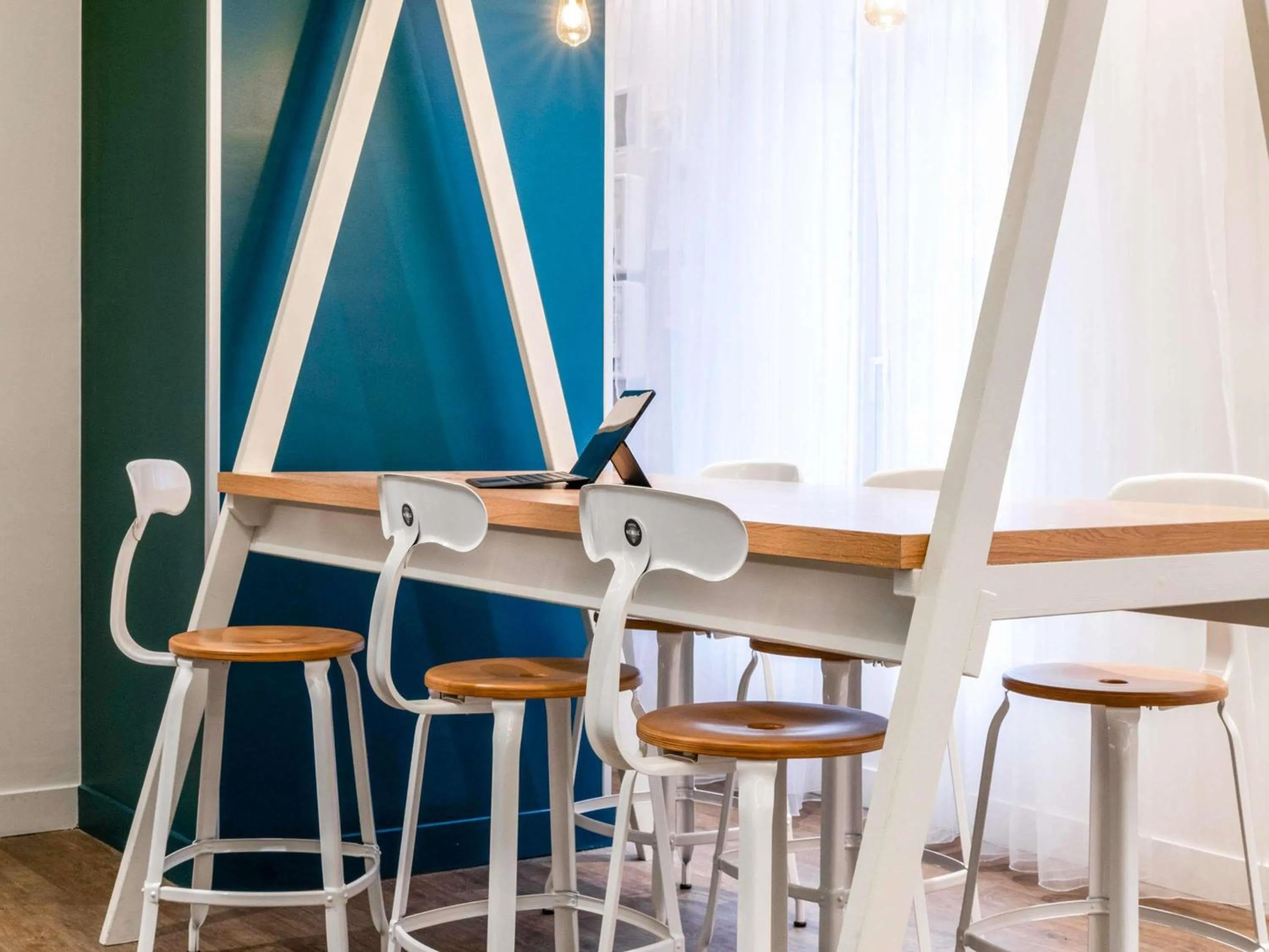 Property building in ibis Styles Asnieres Centre