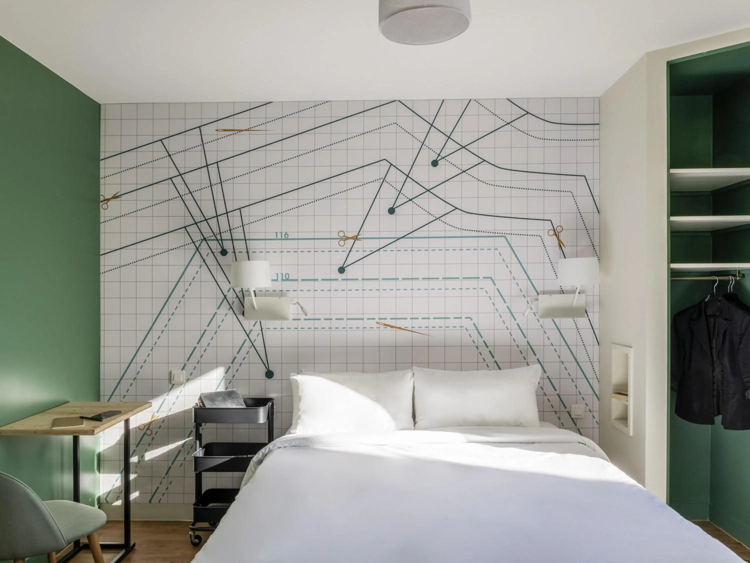 Bedroom, Bed in ibis Styles Asnieres Centre