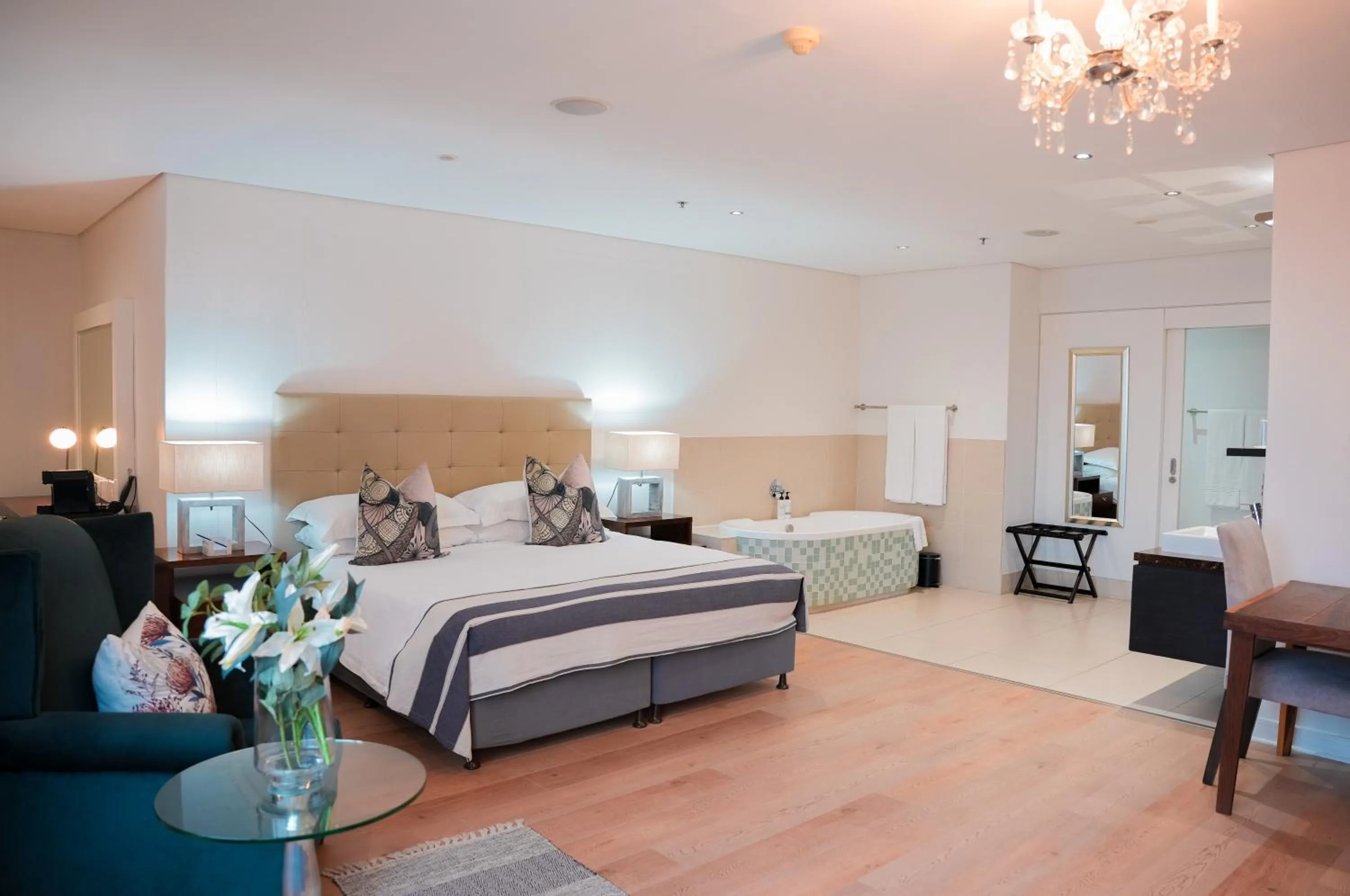 Photo of the whole room, Bed in Newkings Boutique Hotel