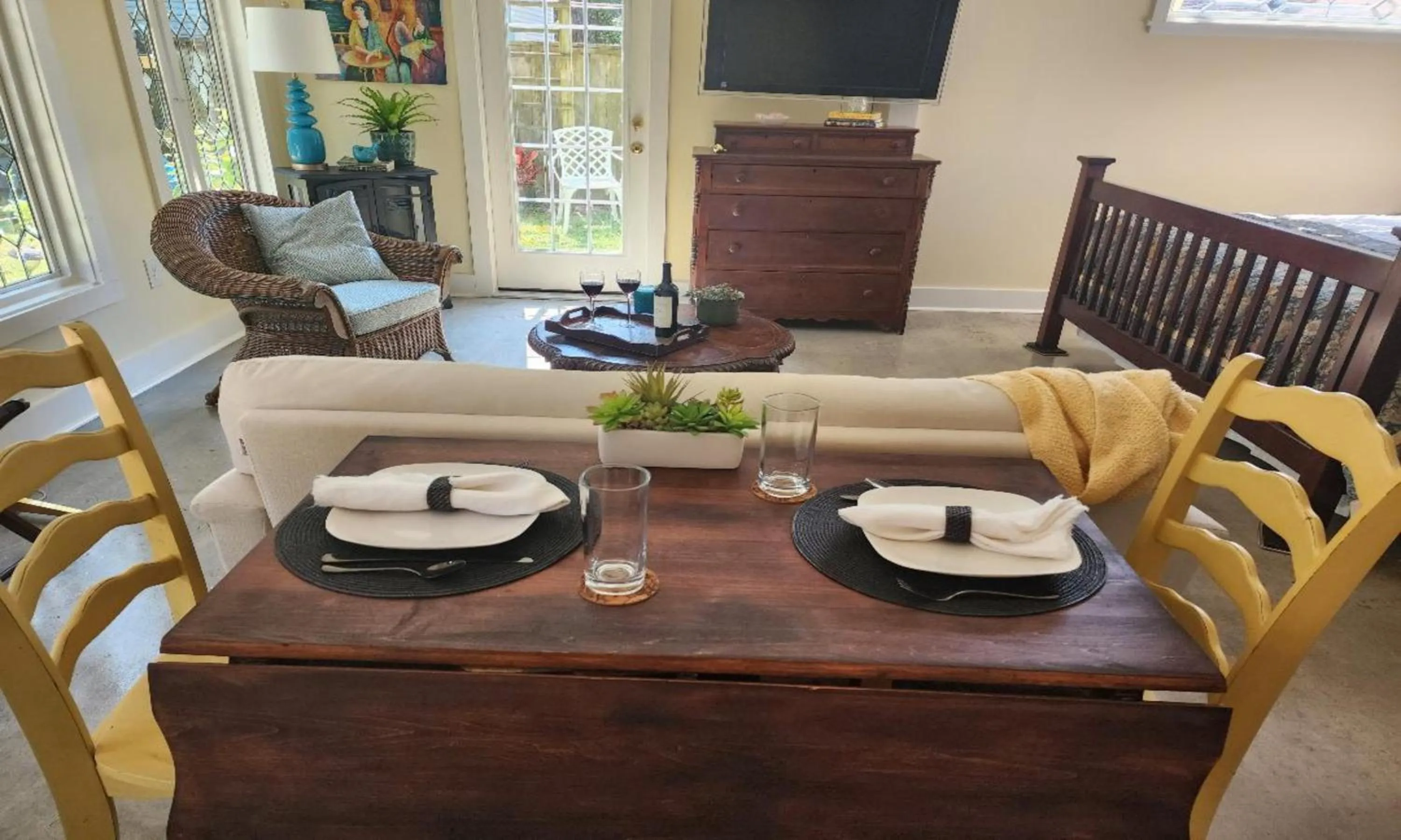 Dining area in Rosemont B&B Cottages