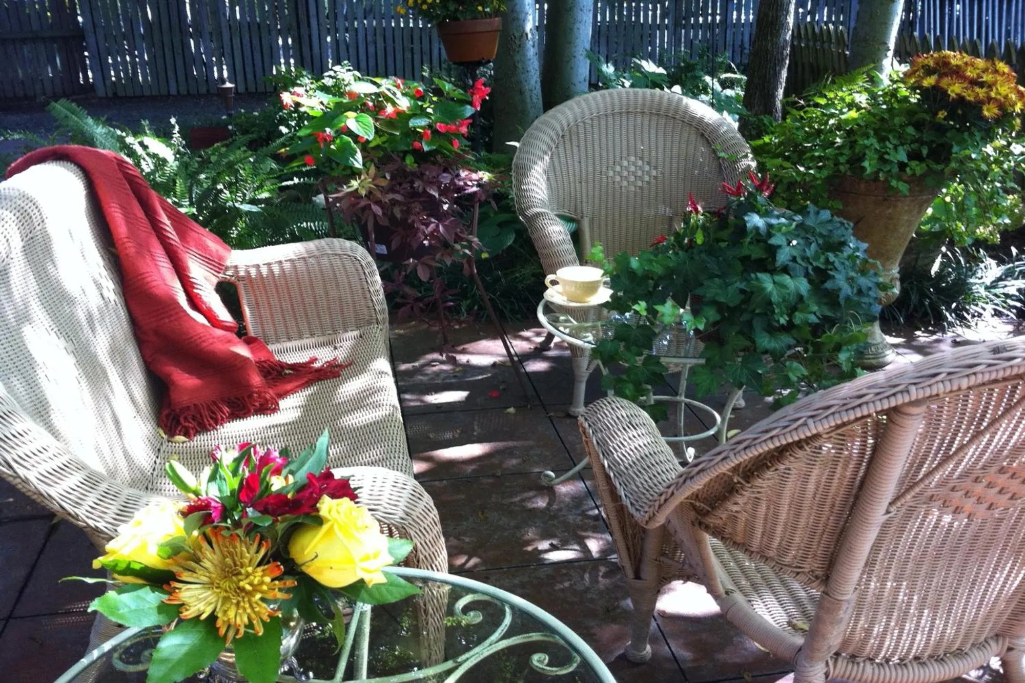 Garden in Rosemont B&B Cottages