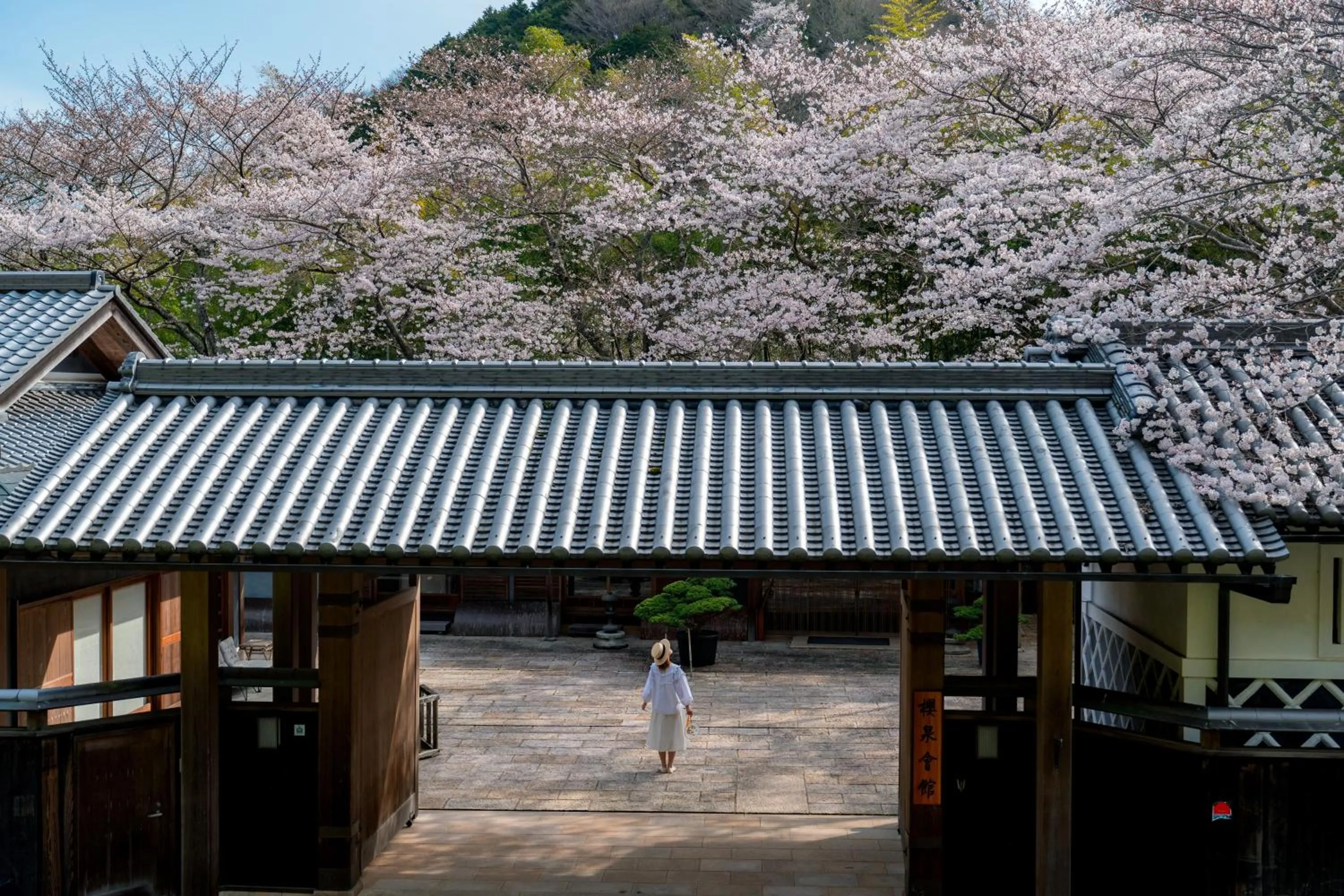 Facade/entrance in Oukai Villa Izumi