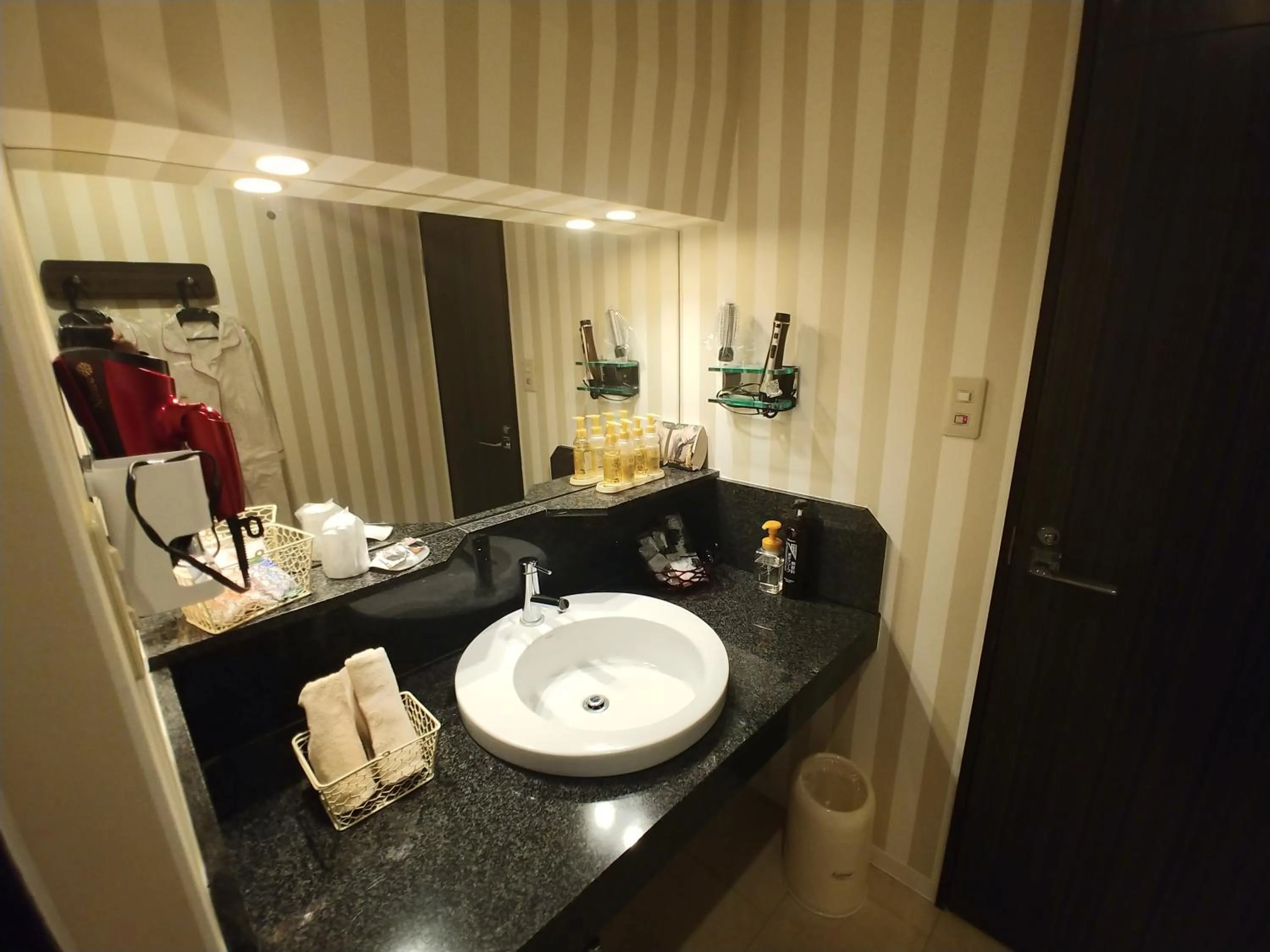 Hotel Allure (Adult Only)