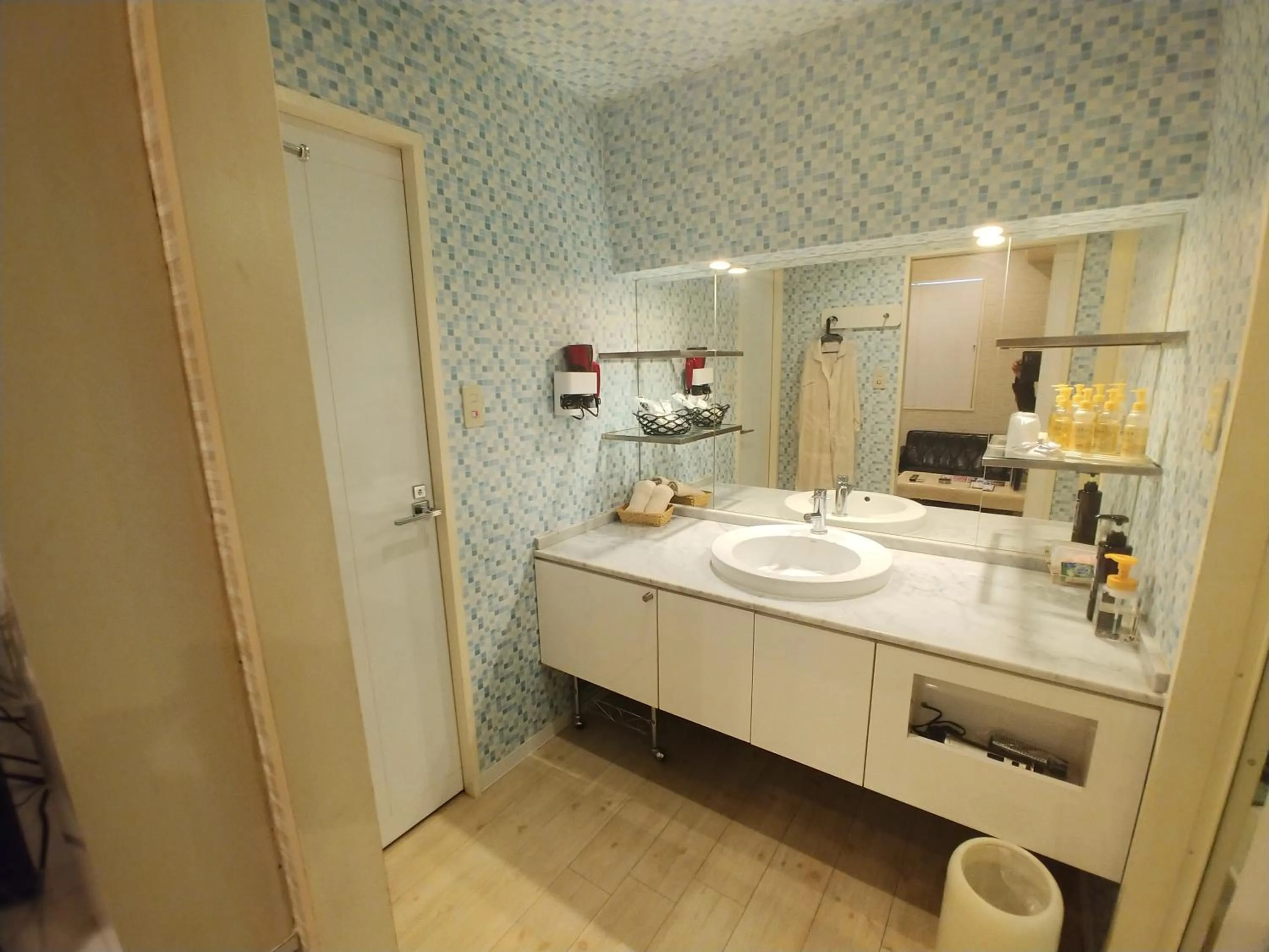 Hotel Allure (Adult Only)