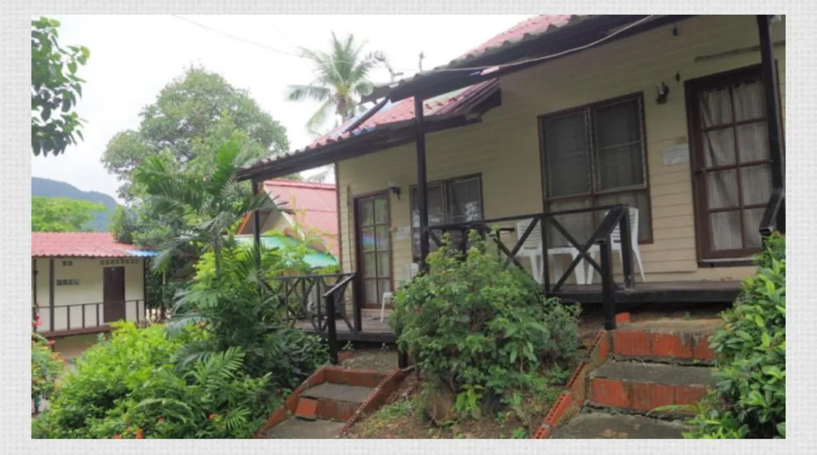 Tropical Garden Bungalow