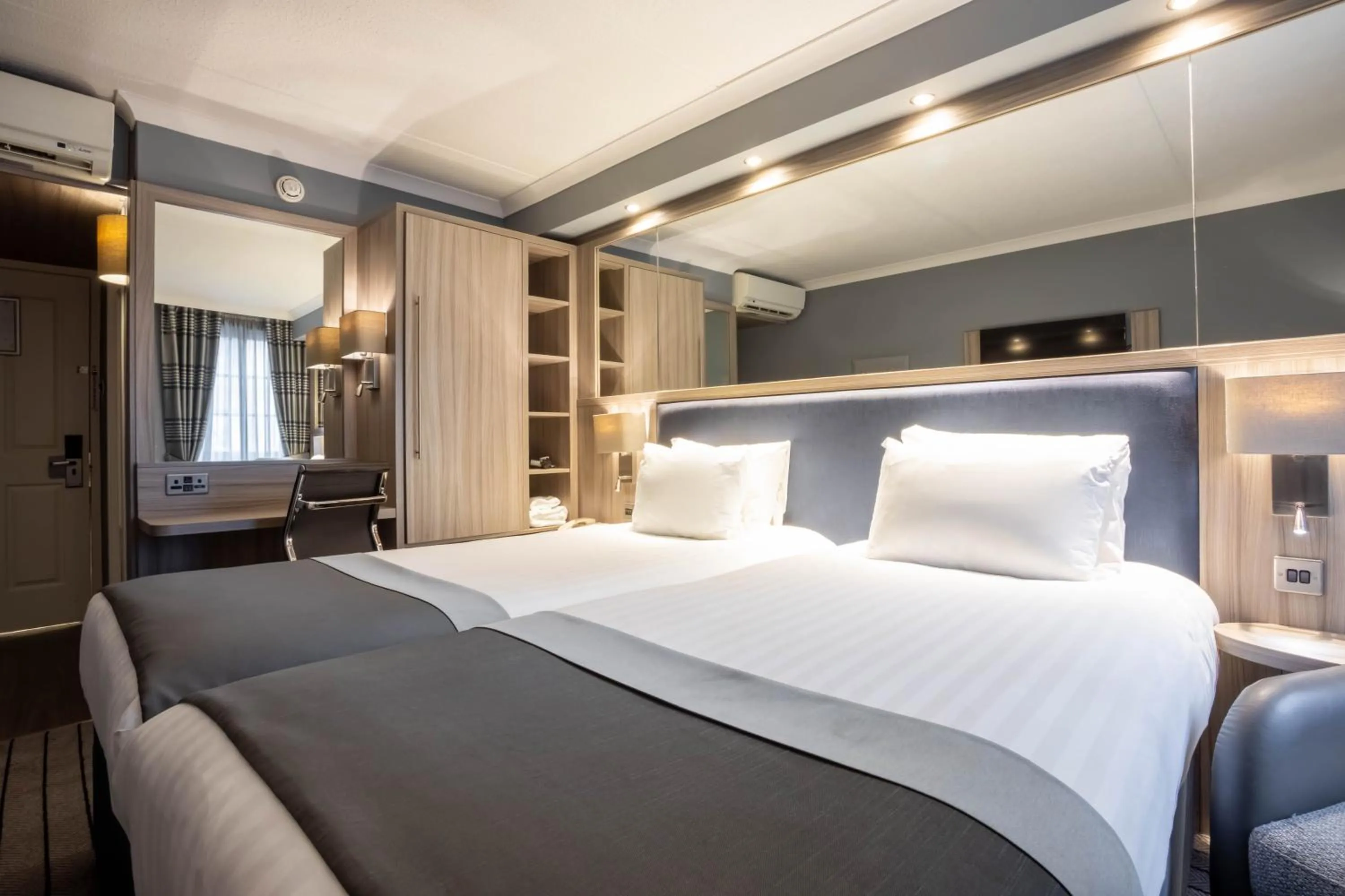 Bed in Holiday Inn - Glasgow - City Ctr Theatreland by IHG