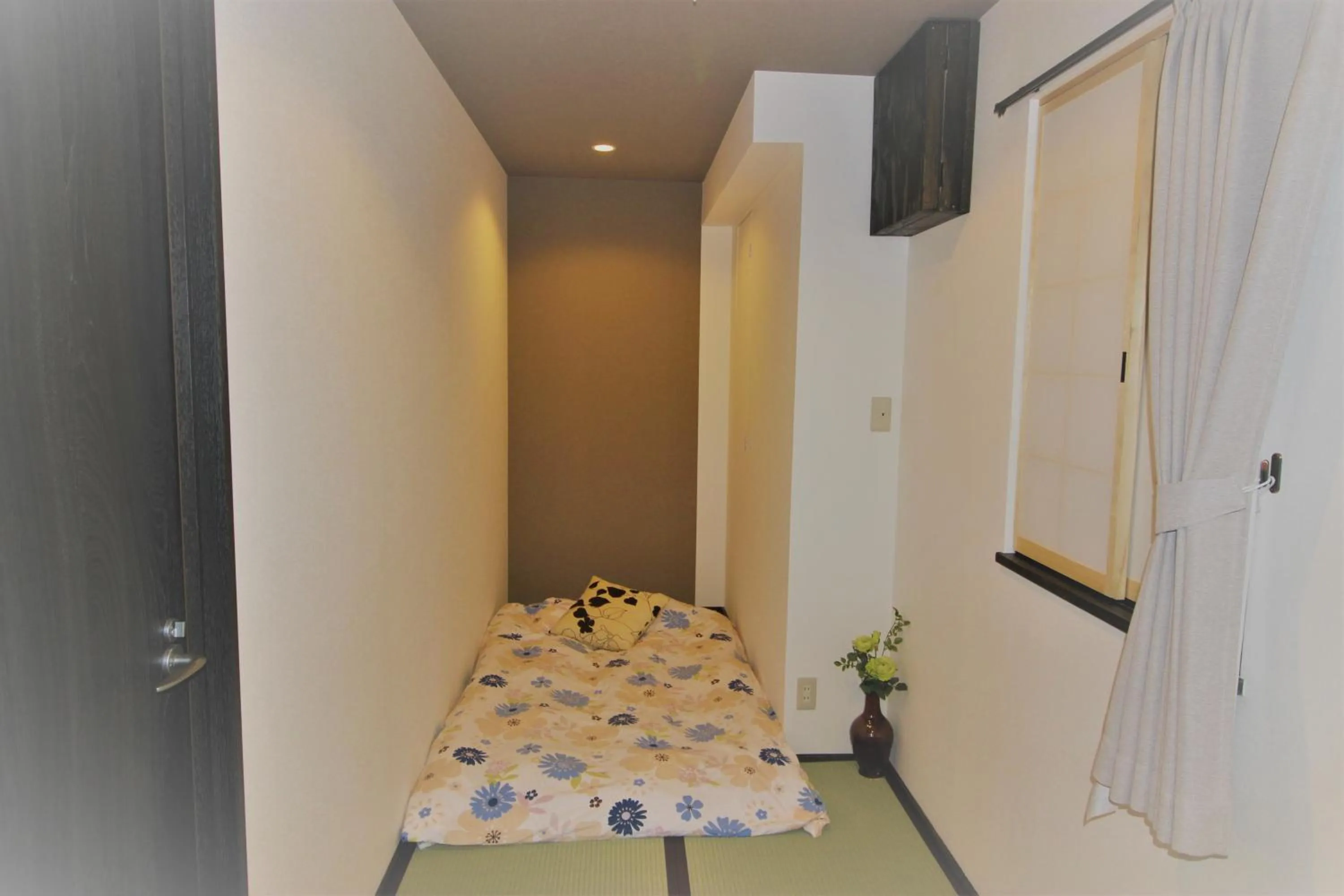 Photo of the whole room, Bed in Osaka Nakayama Guesthouse