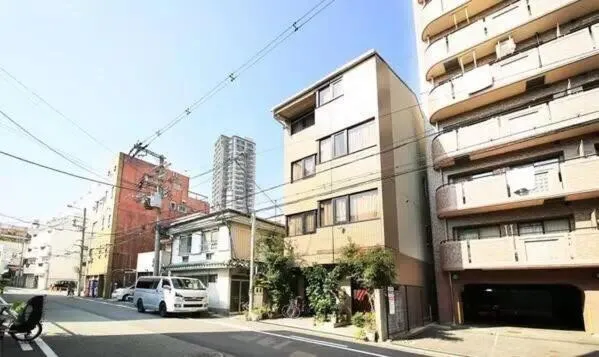 Property building in Osaka Nakayama Guesthouse