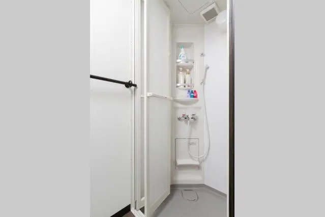 Shower in Osaka Nakayama Guesthouse