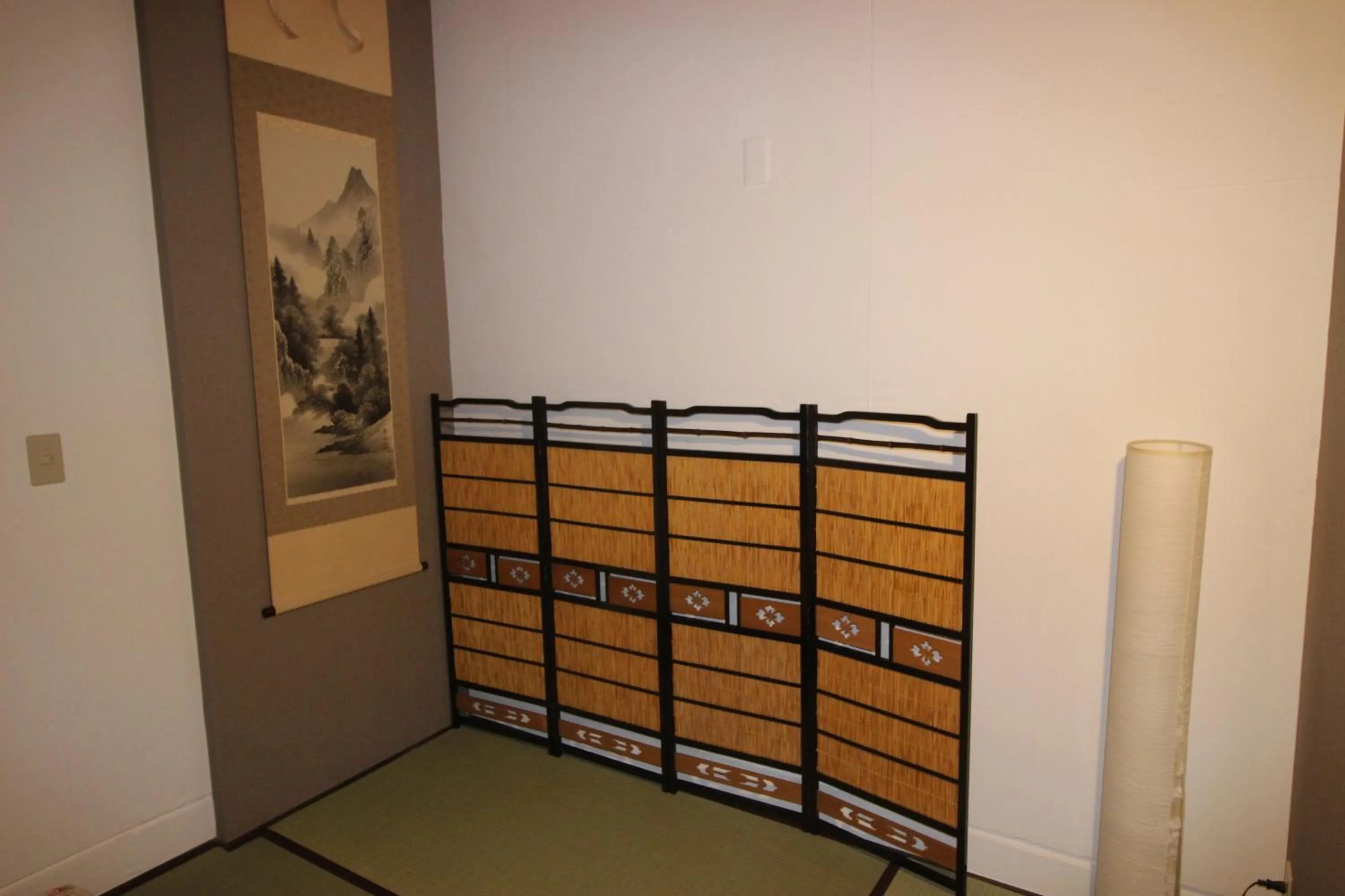 Decorative detail, Bed in Osaka Nakayama Guesthouse