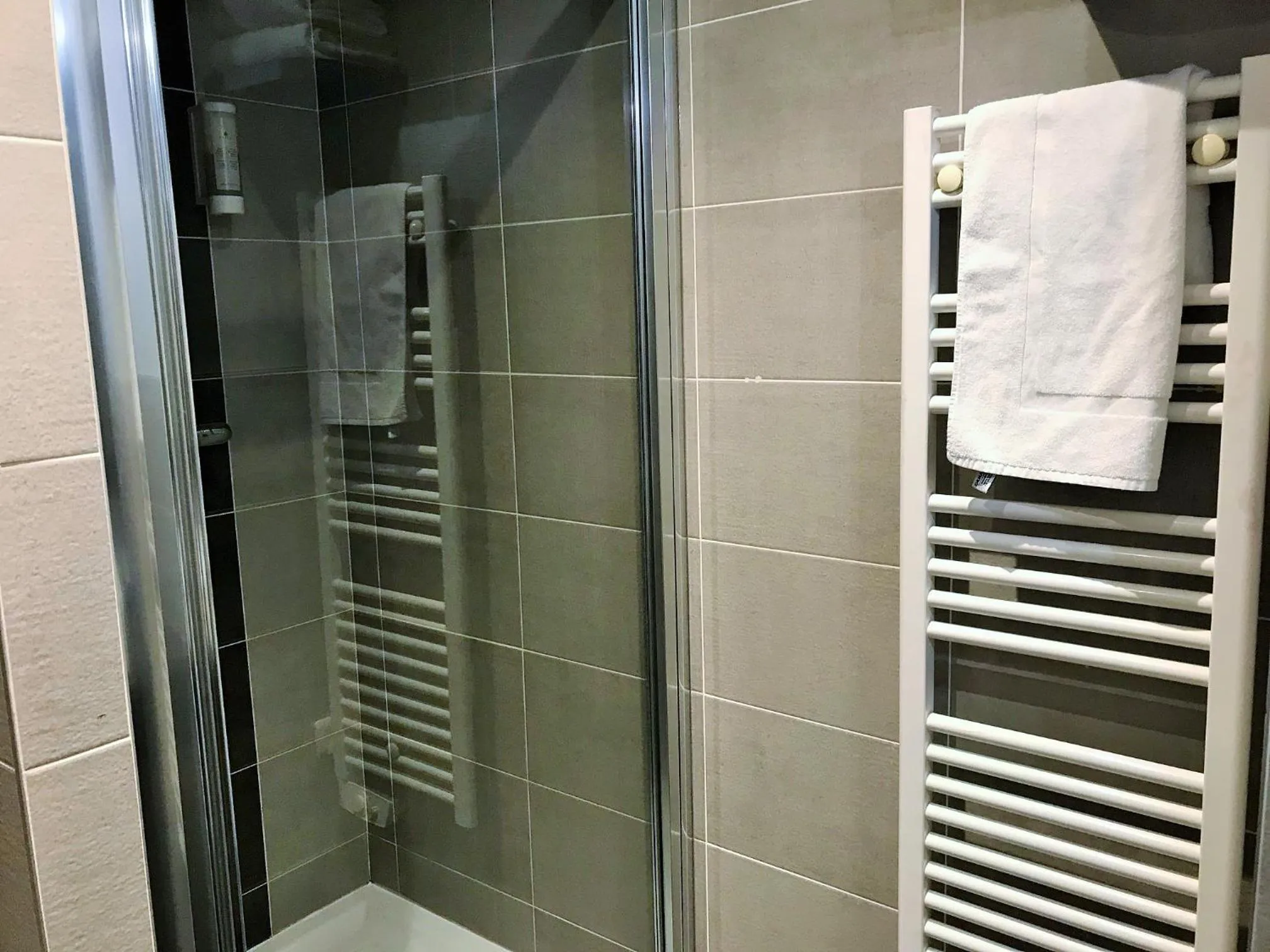 Bathroom in Hotel Full Colors