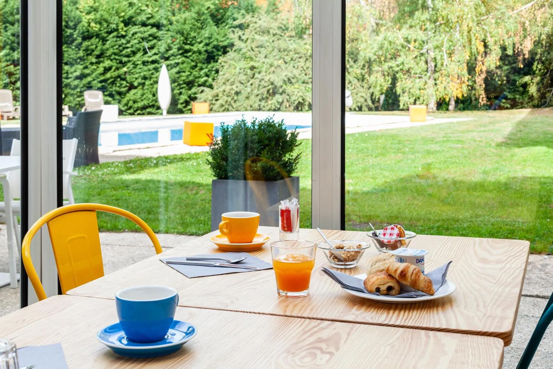Continental breakfast in Hotel Full Colors