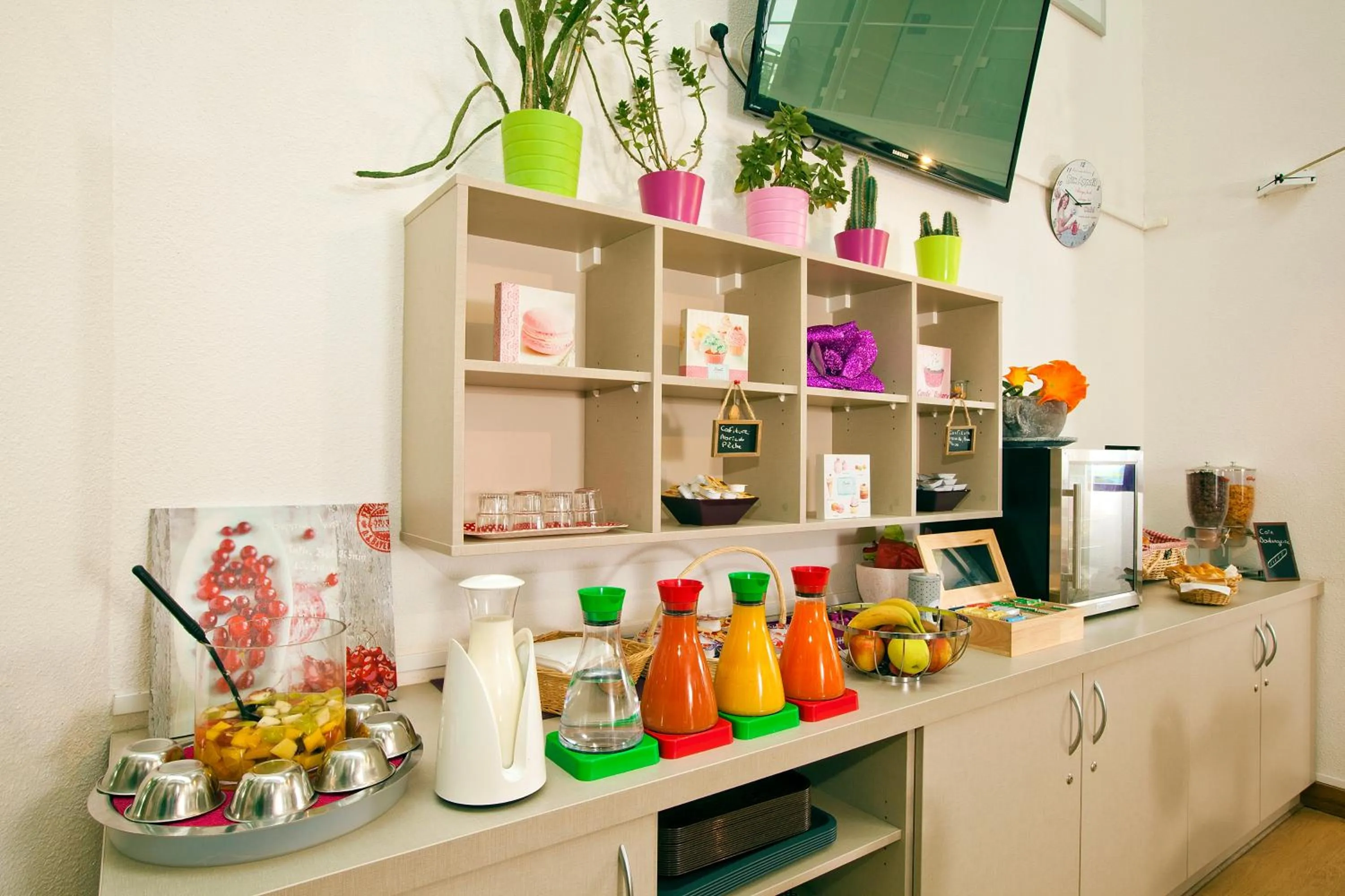 Continental breakfast in Hotel Cerise Nancy