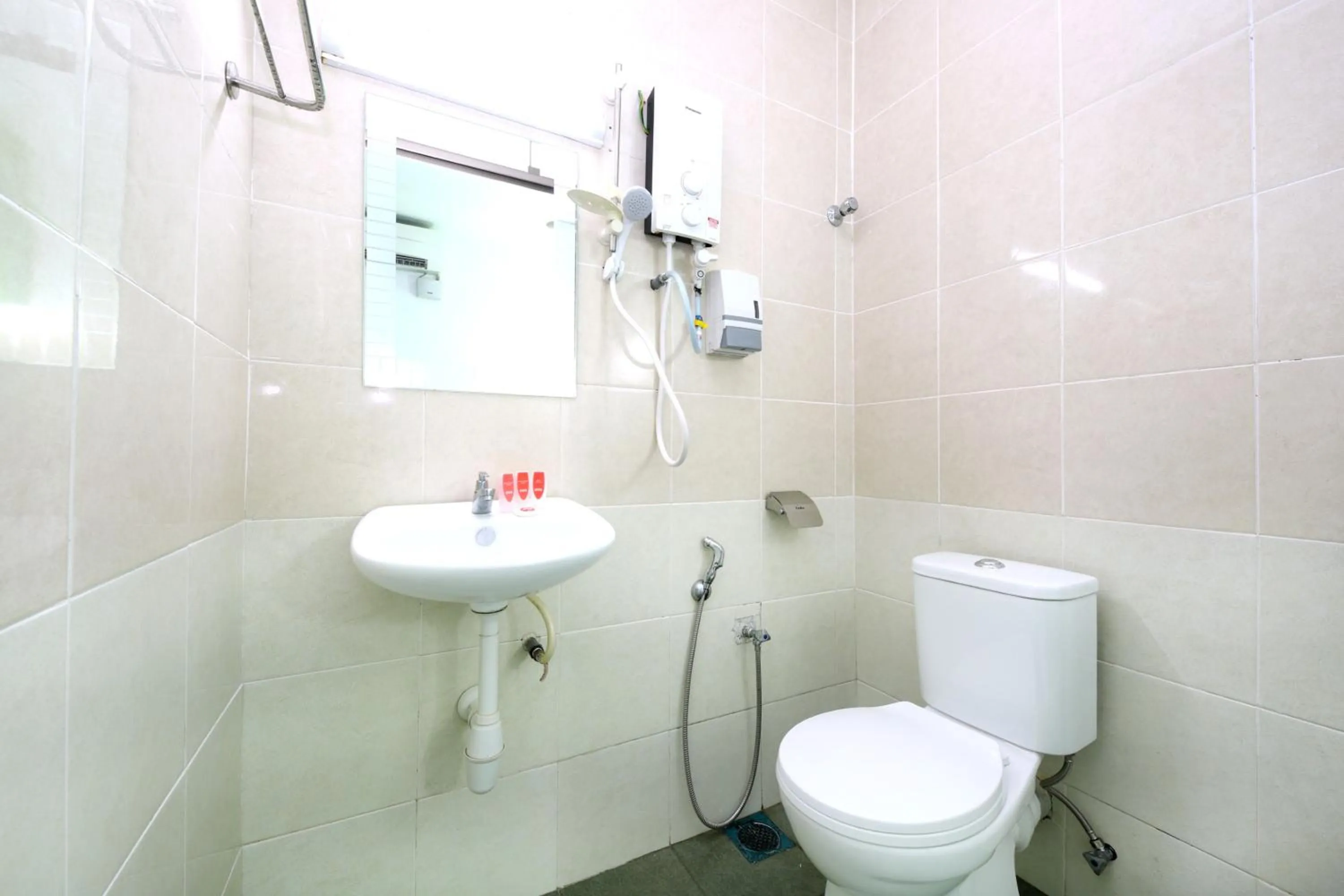 Bathroom in Hotel O Midah Inn Puchong