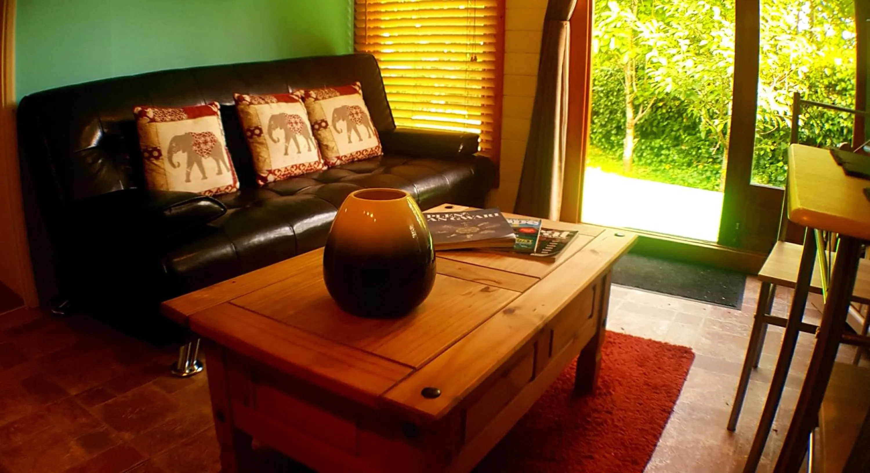 Kitchen or kitchenette in Palm Cottage