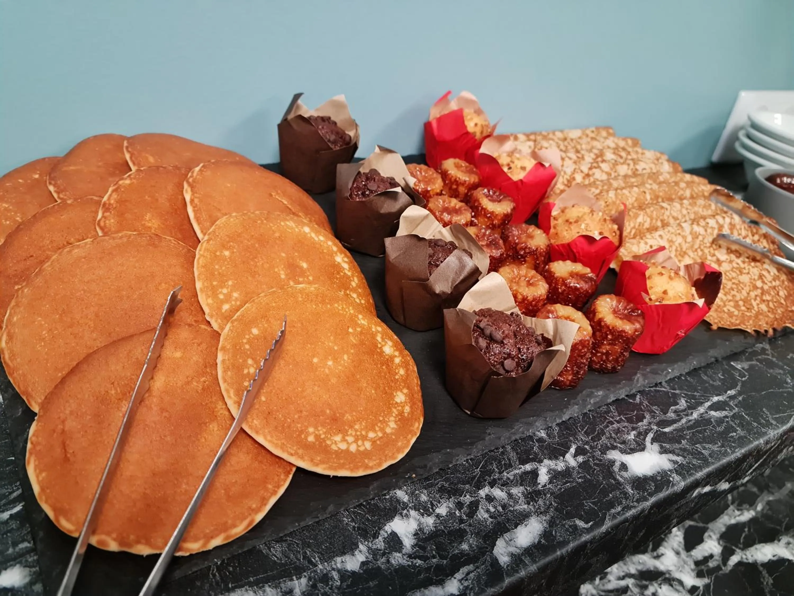 Breakfast in Logis Hôtel Atrium Epinal Golbey