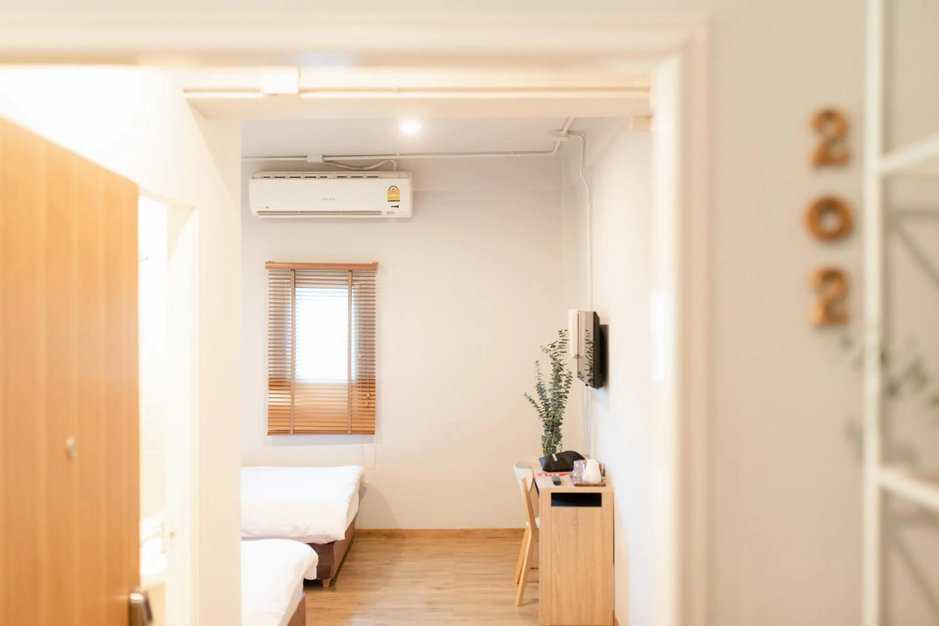 Bedroom, Bed in Hotel PaPa Bangkok Siriraj