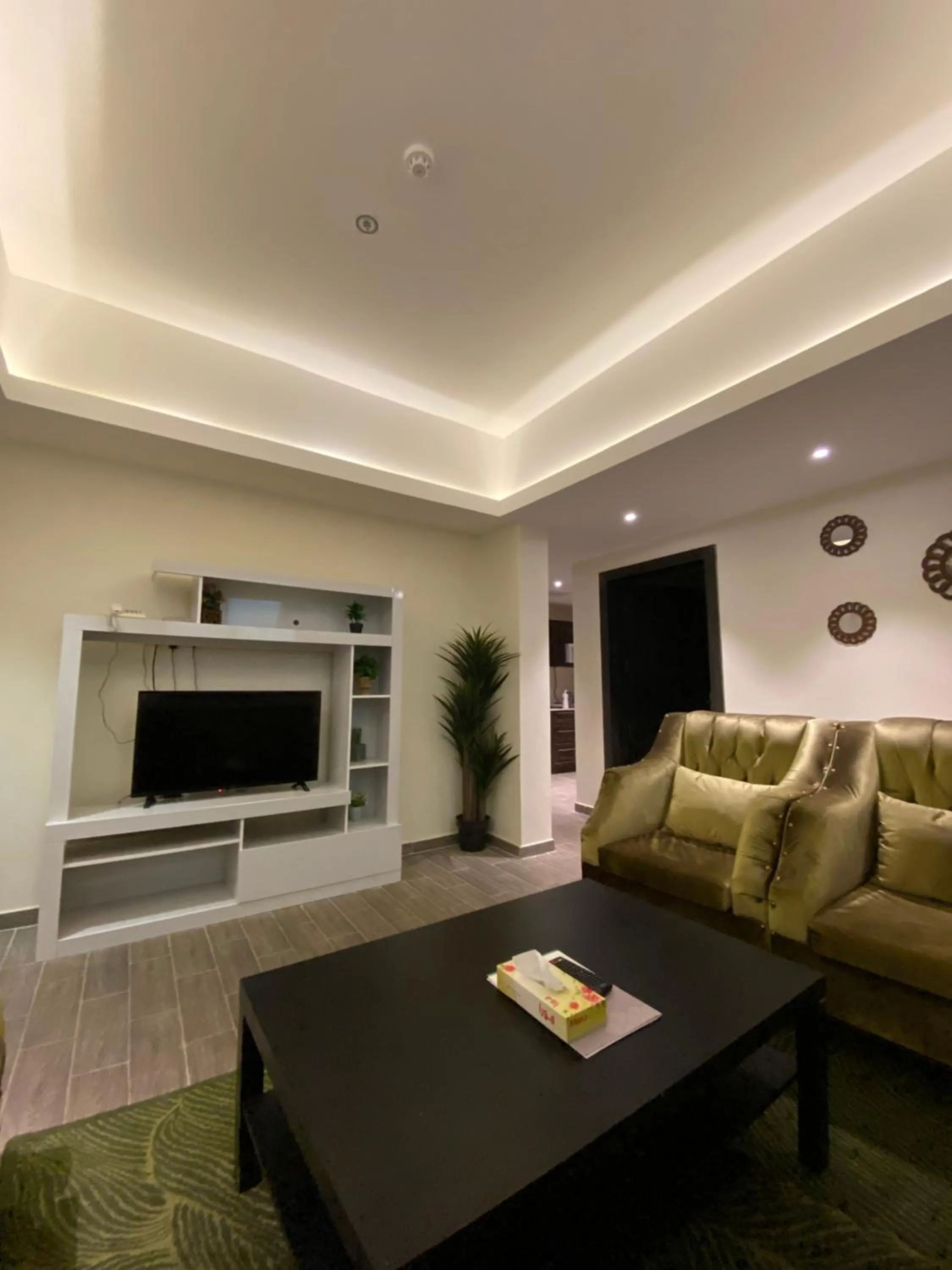 Photo of the whole room in Desert Rose