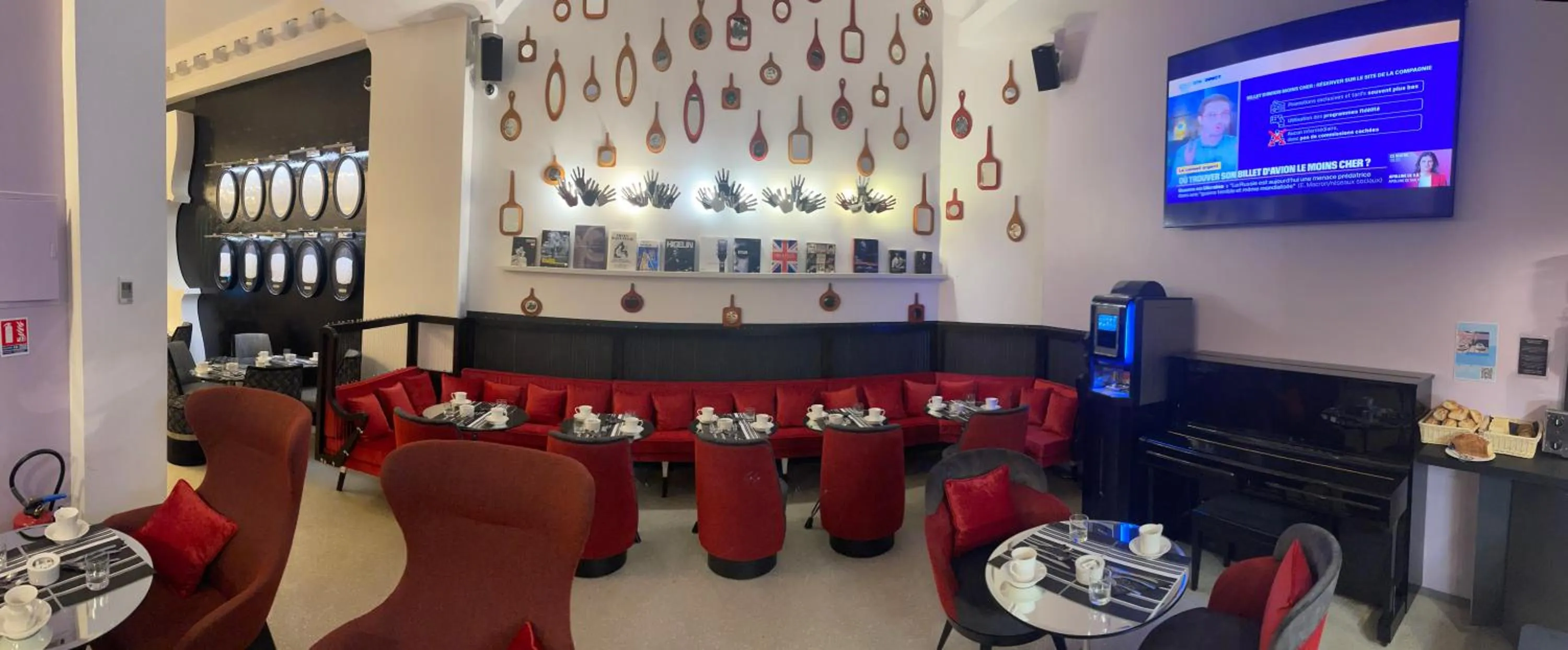 Breakfast in Hôtel du Triangle d'Or