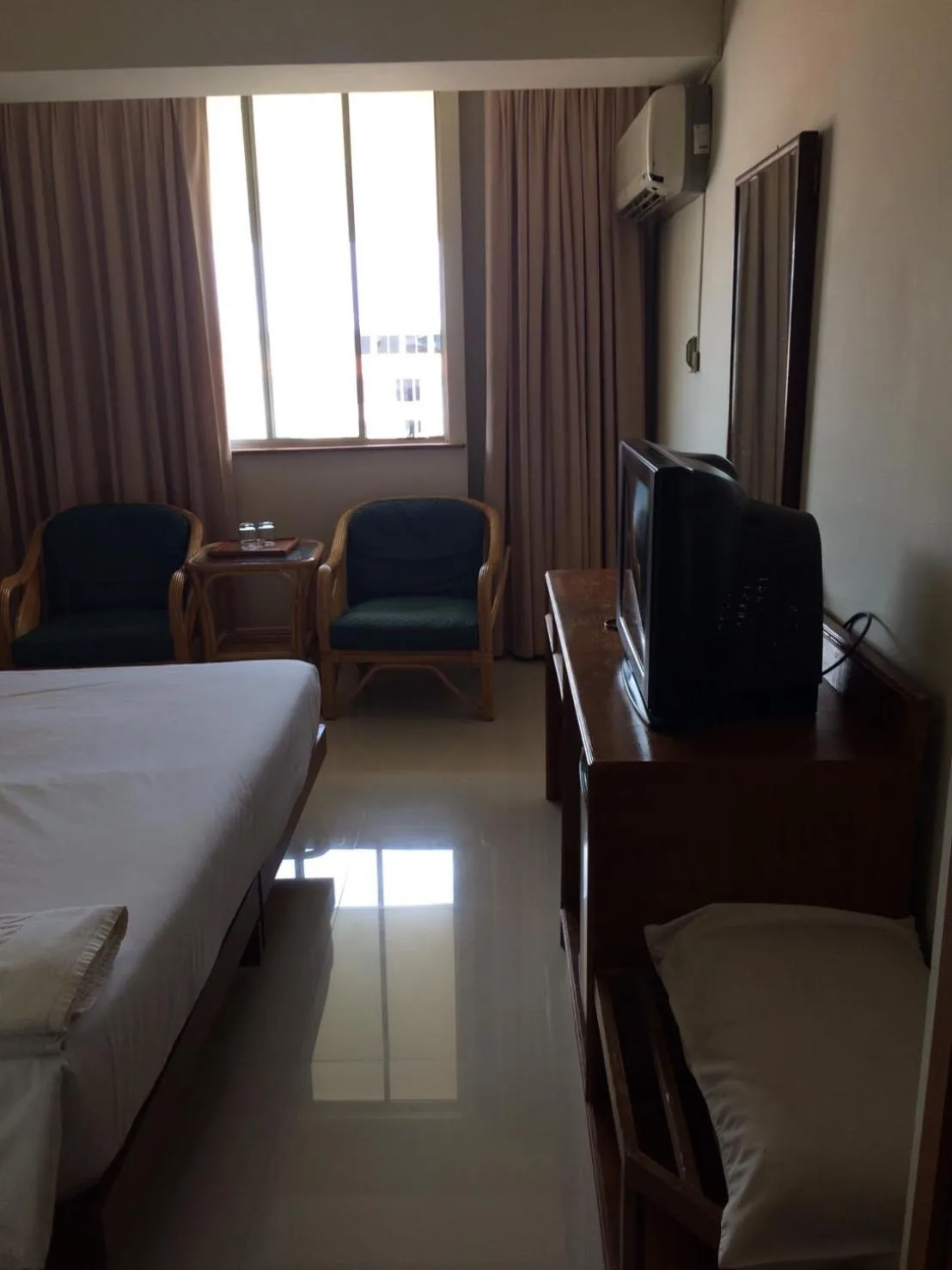 Photo of the whole room in Paradorn Inn