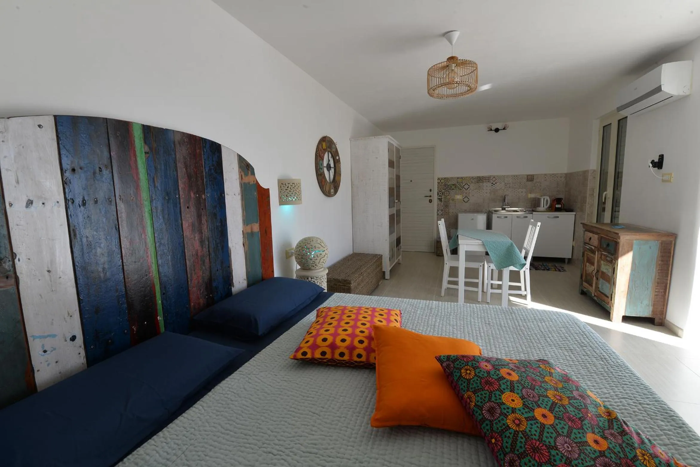 Kitchen or kitchenette, Bed in B&B A Pochi Passi