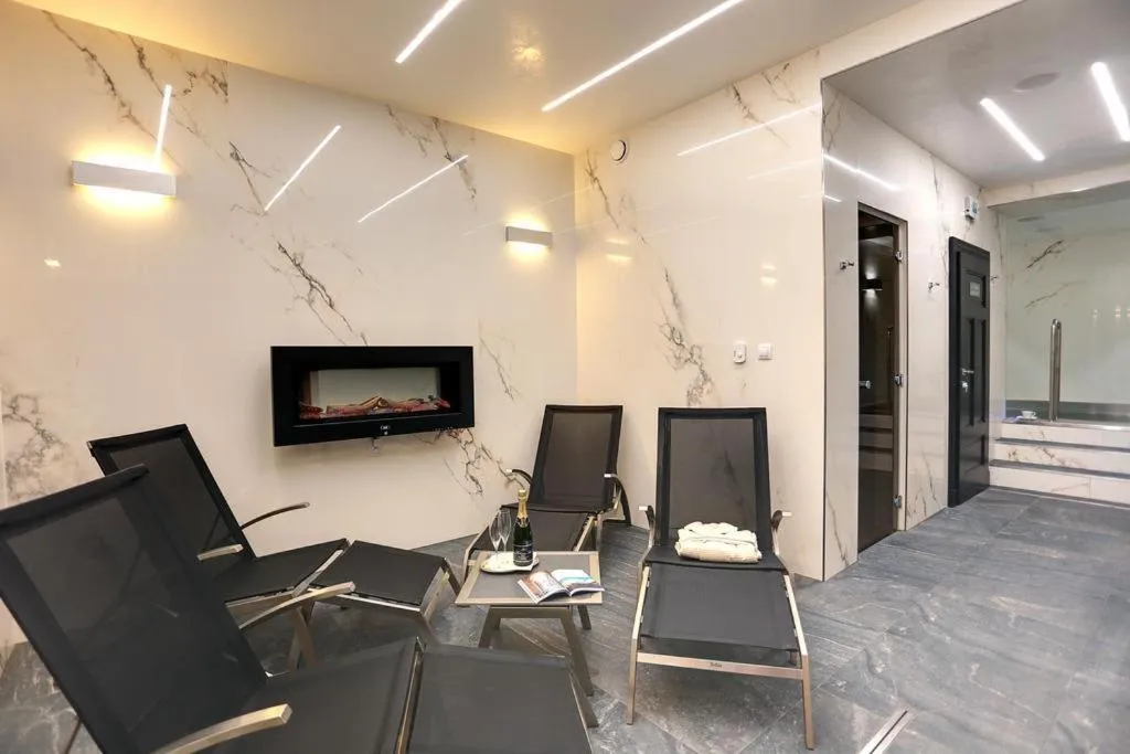 Swimming pool in Ferdinandhof Apart-Hotel