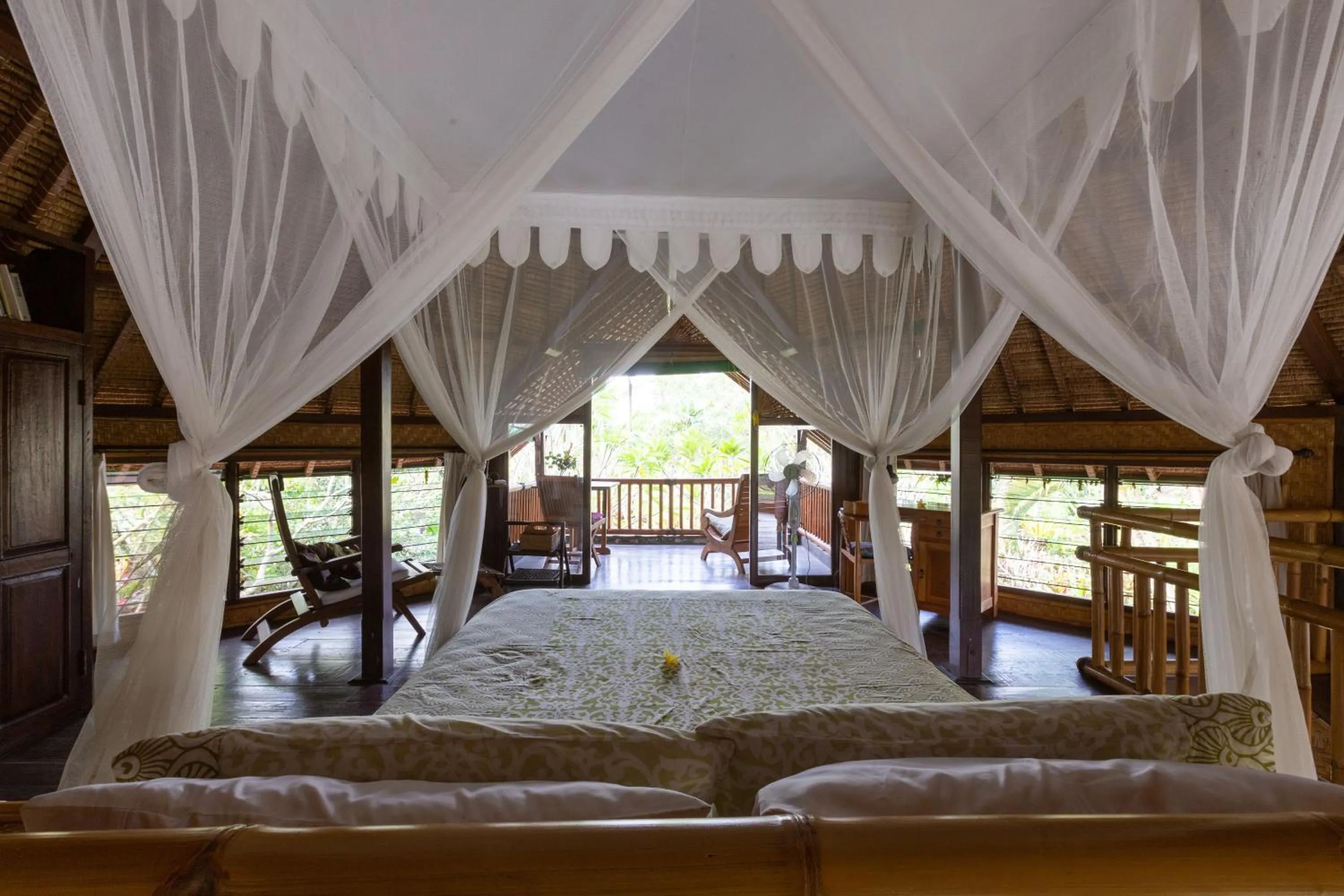 Photo of the whole room, Bed in Bali Firefly BnB