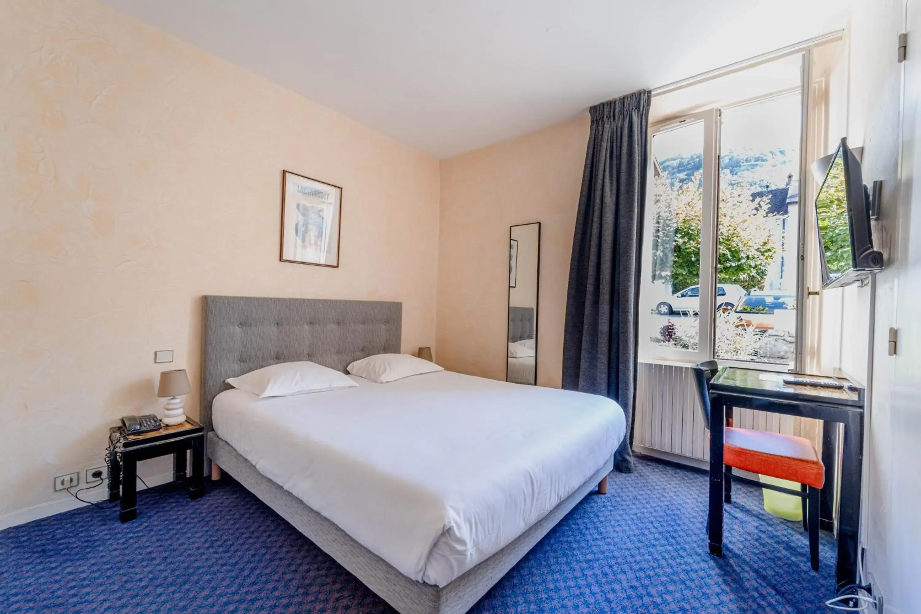 Small Single Room in Hotel du Lac Small Single Room in Hotel du Lac