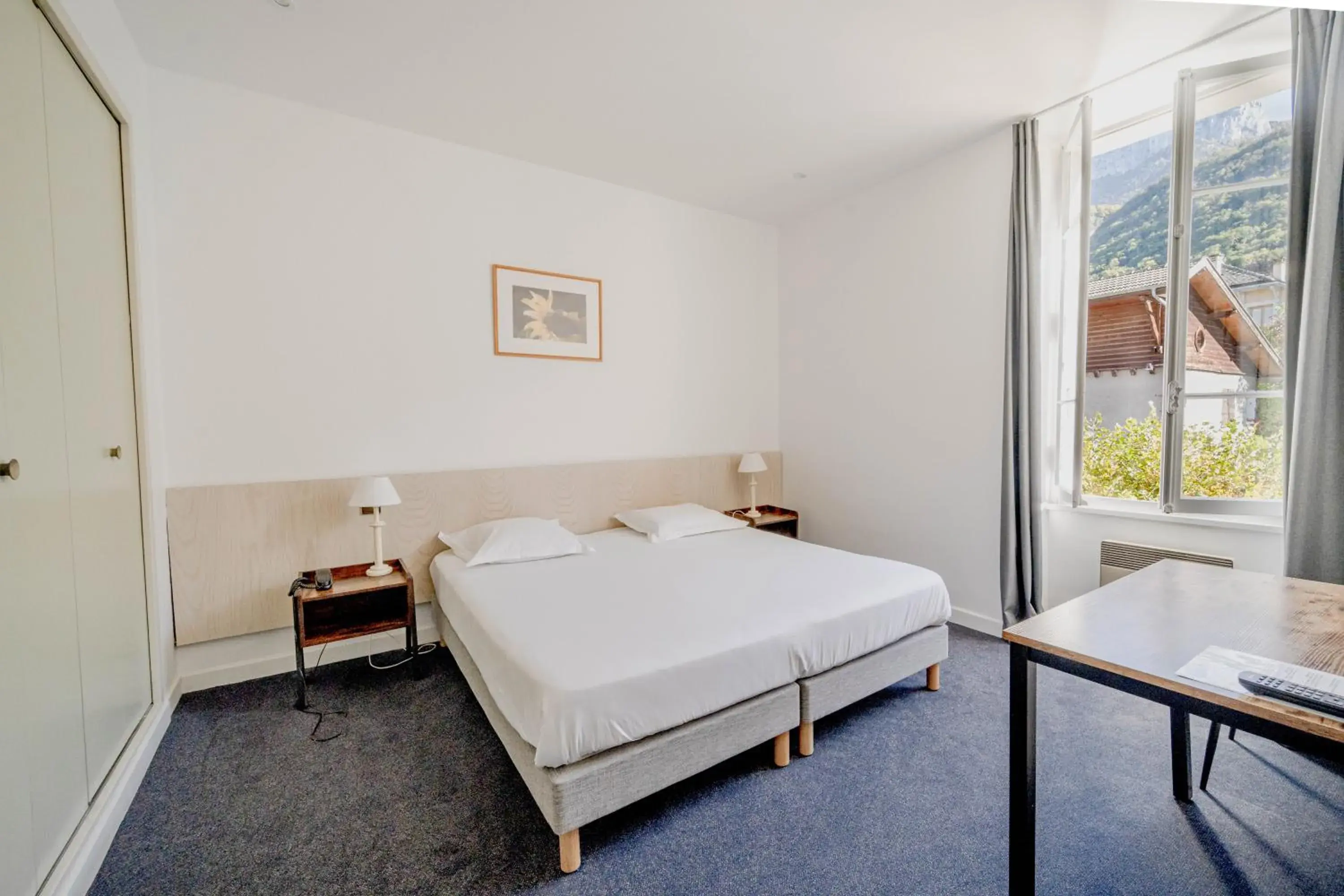 Twin/Double Room - Mountain Side in Hotel du Lac Twin/Double Room - Mountain Side in Hotel du Lac