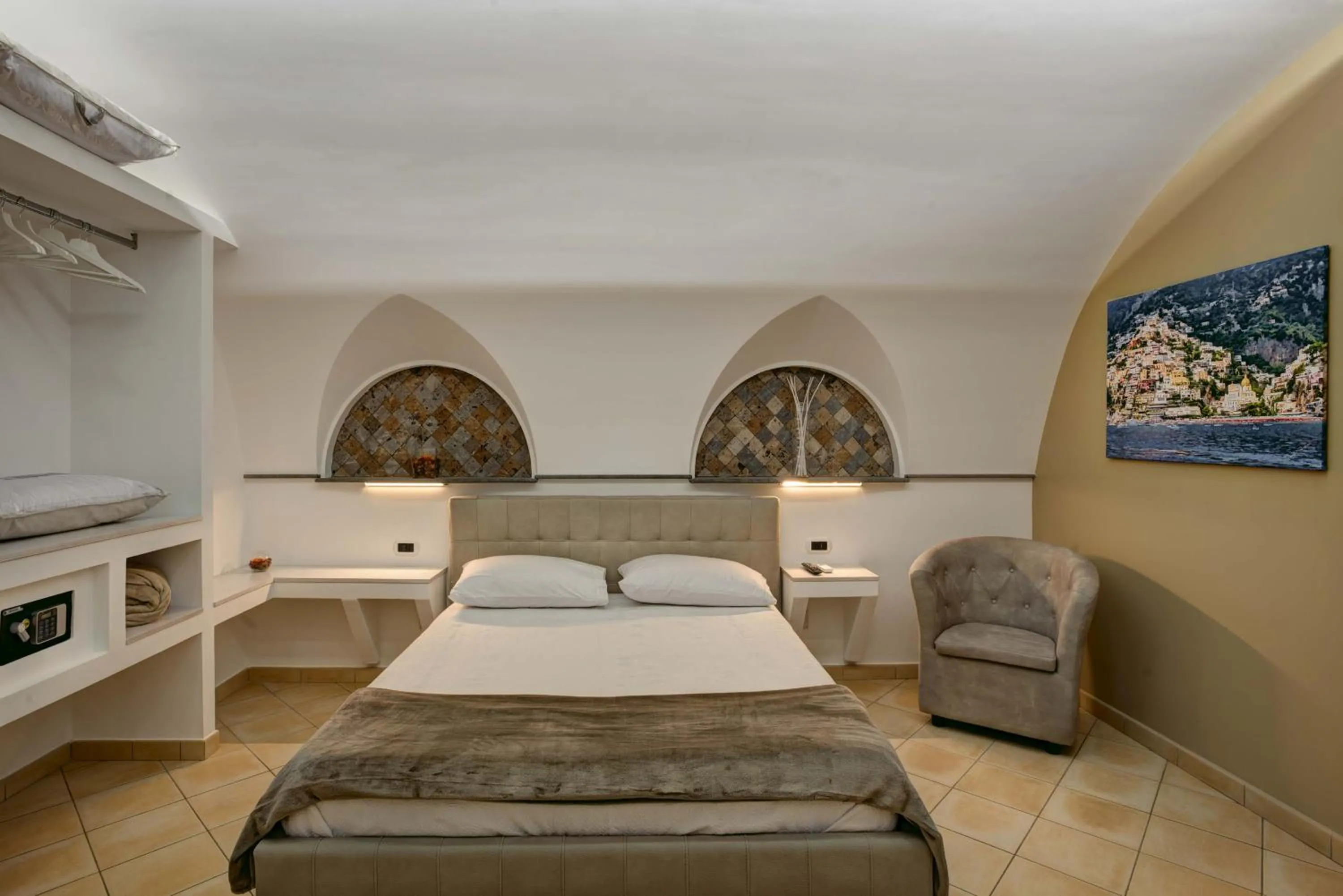 Photo of the whole room, Bed in Cuore di Sorrento Suites