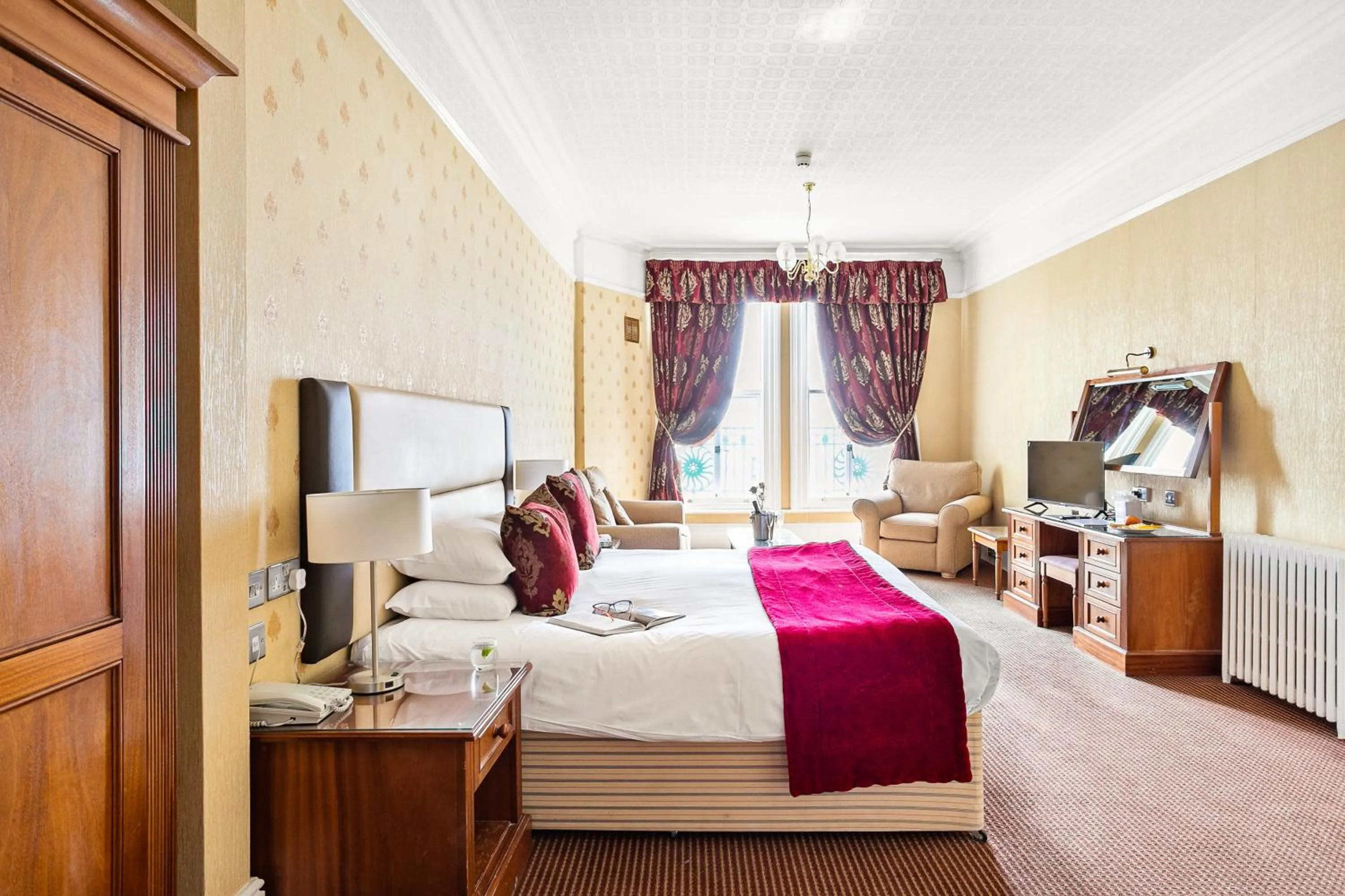 Bedroom, Bed in The Falmouth Hotel