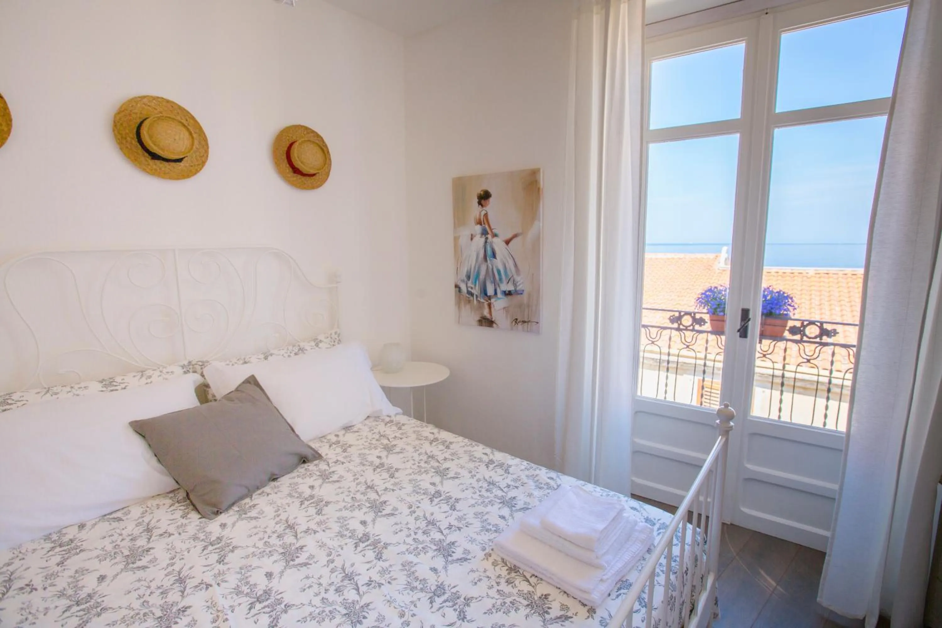 Decorative detail, Bed in Azzurro B&B