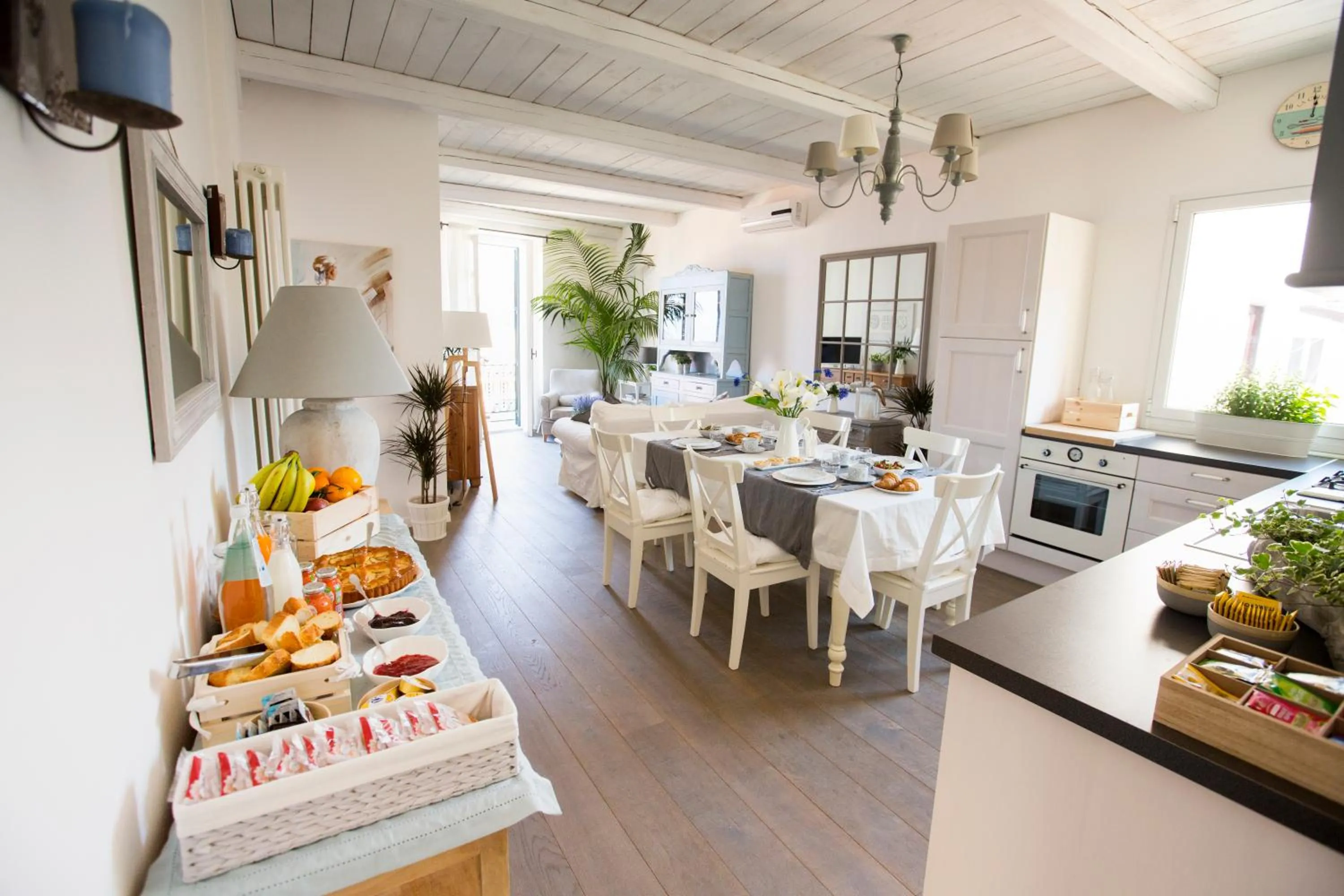 Communal lounge/ TV room in Azzurro B&B