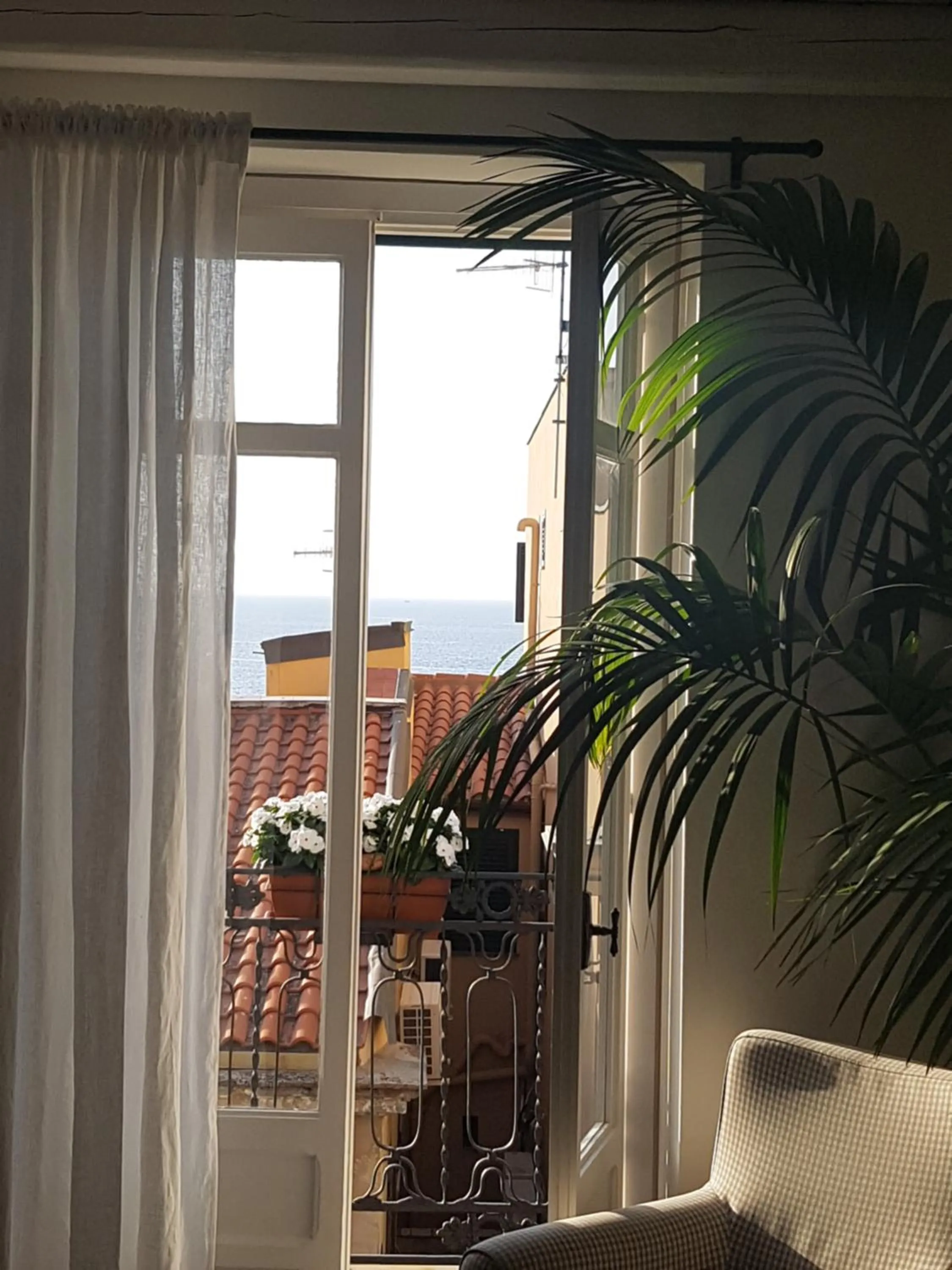 Communal lounge/ TV room in Azzurro B&B