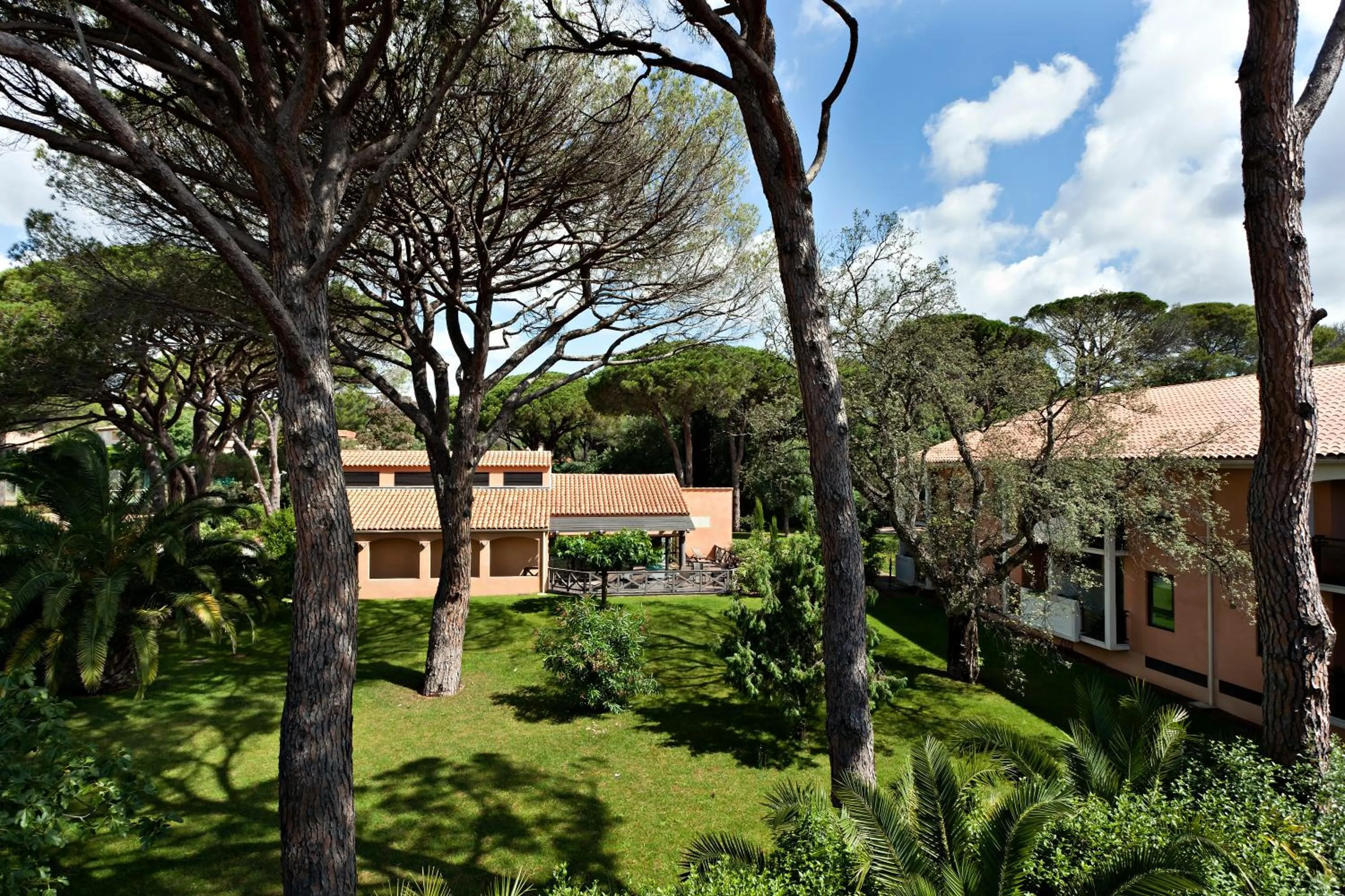 Garden in Golf Hôtel de Valescure & Spa NUXE