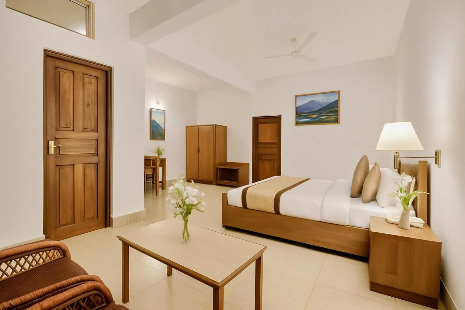 Bed in Summit Ttakshang Residency Hotel & Spa Mg Marg