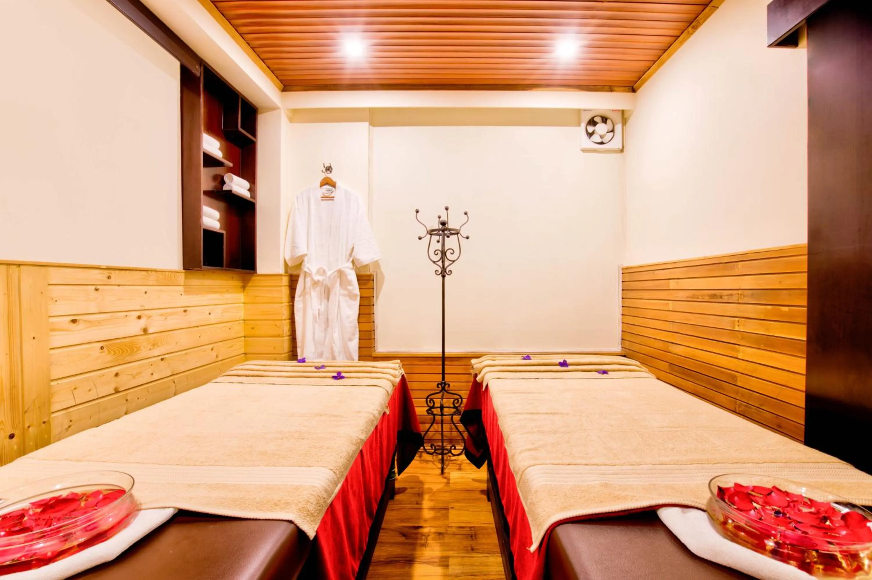 Massage in Summit Ttakshang Residency Hotel & Spa Mg Marg