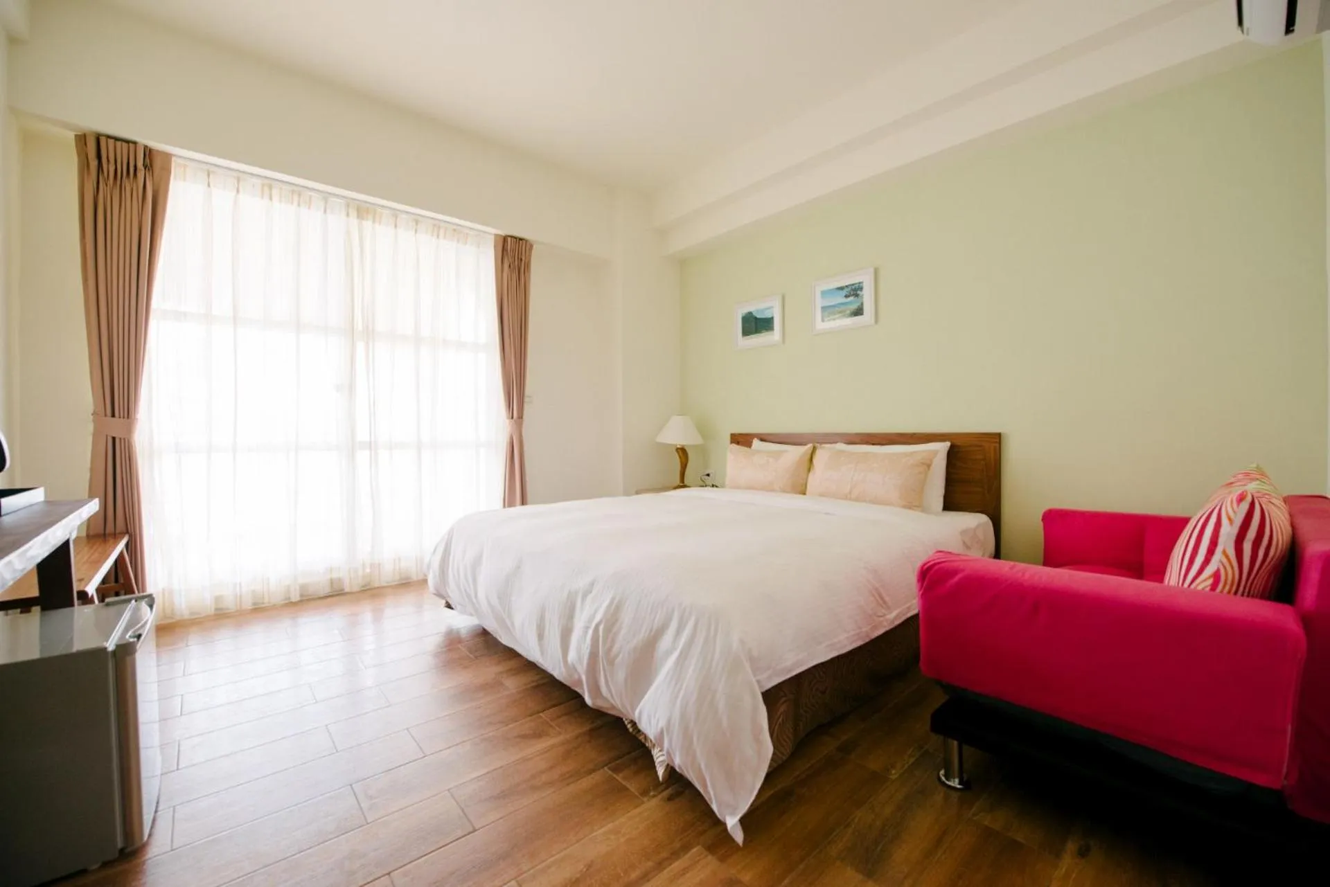 Photo of the whole room, Bed in He Sen B&B